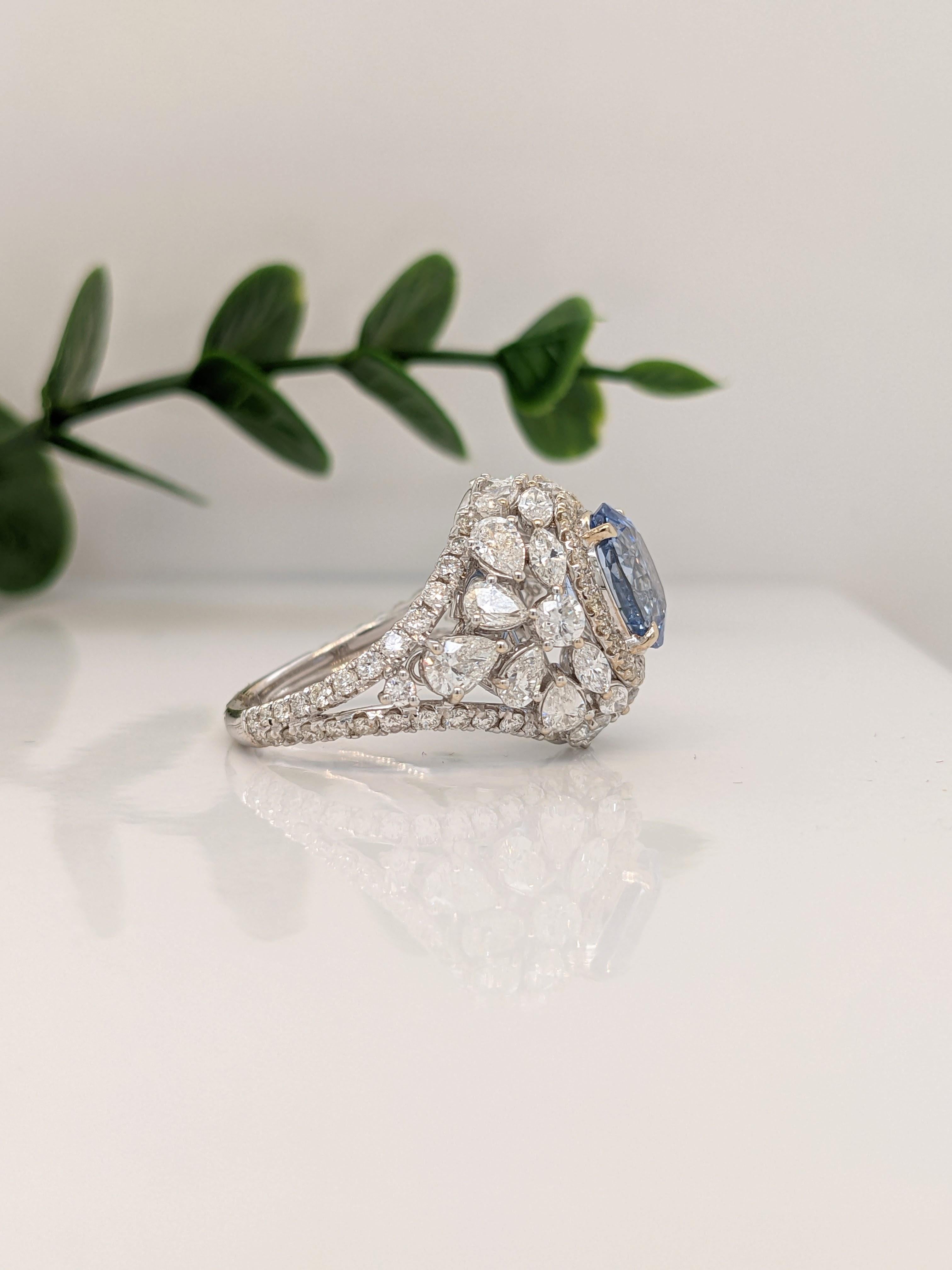 Exquisiter blauer Ceylon-Saphir in 18 Karat zweifarbigem Gold mit kompliziertem Ringdesign (Ovalschliff)