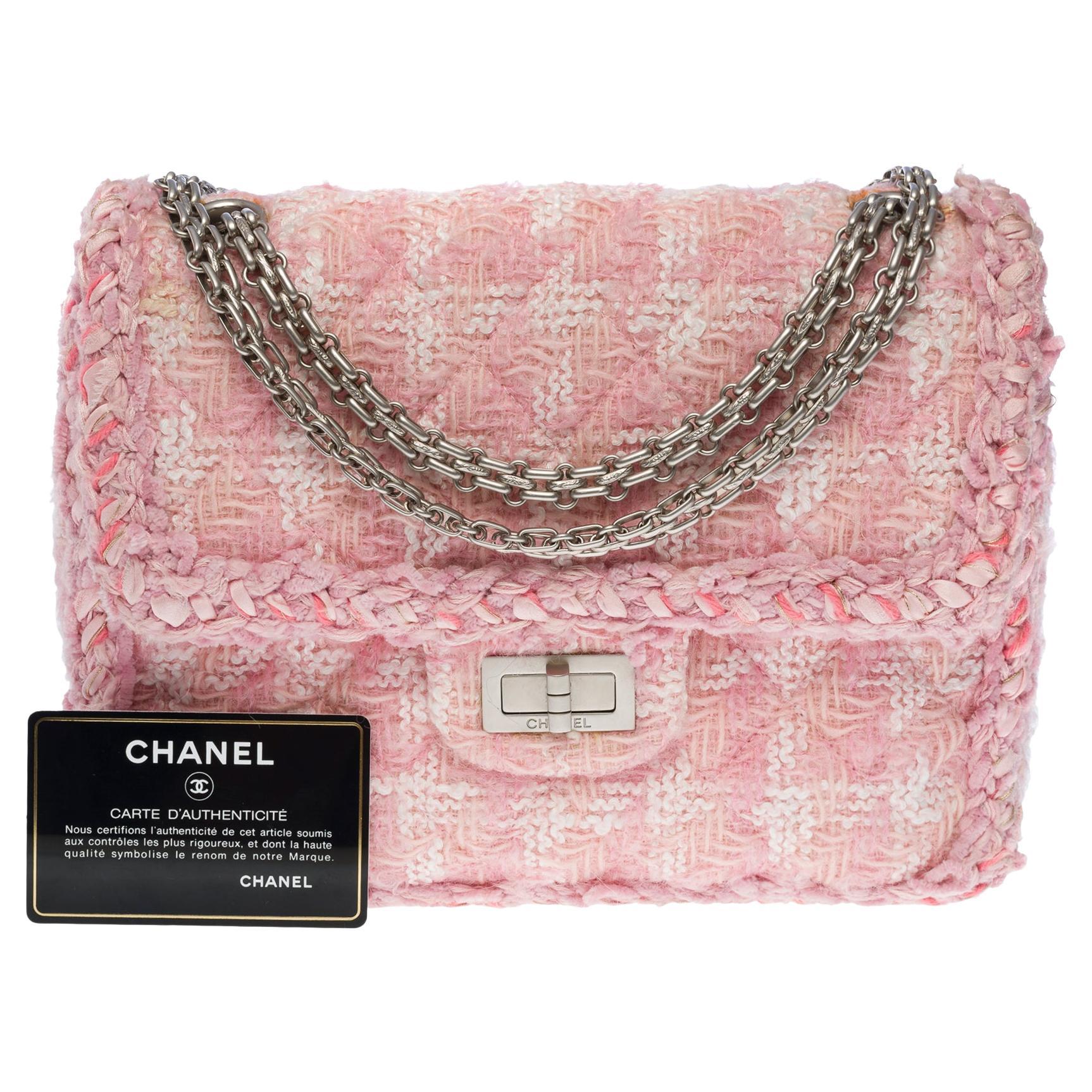 Exquisite Chanel 2.55 shoulder bag in Pink Tweed, Matt silver
