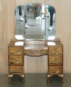 EXQUISITE CHiNESE EXPORT CHINOISERIE WALNUT DRESSING TABLE PART OF A SUITe