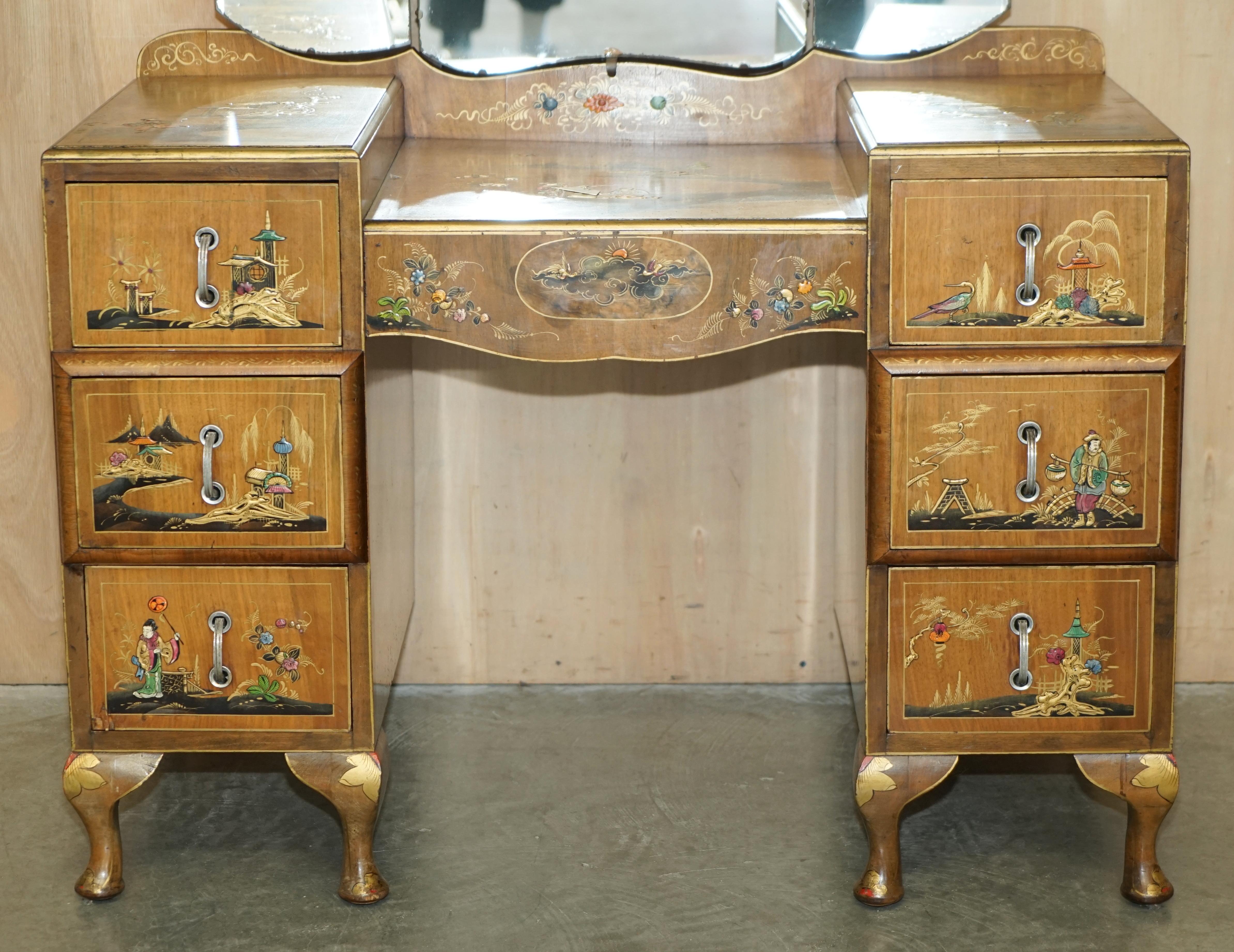 Mirror EXQUISITE CHiNESE EXPORT CHINOISERIE WALNUT DRESSING TABLE PART OF A SUITe For Sale