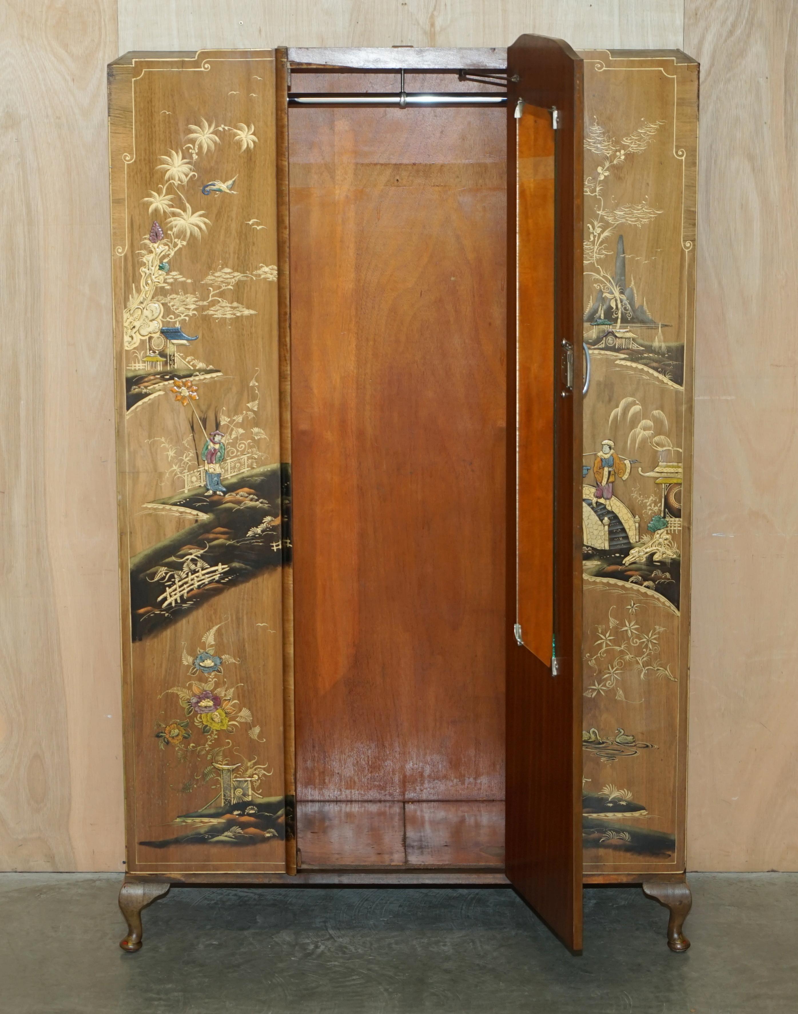 EXQUISITE CHINESE EXPORT CHINOiSERIES WALNUT DOUBLE WARDROBE PART OF A SUITE For Sale 9