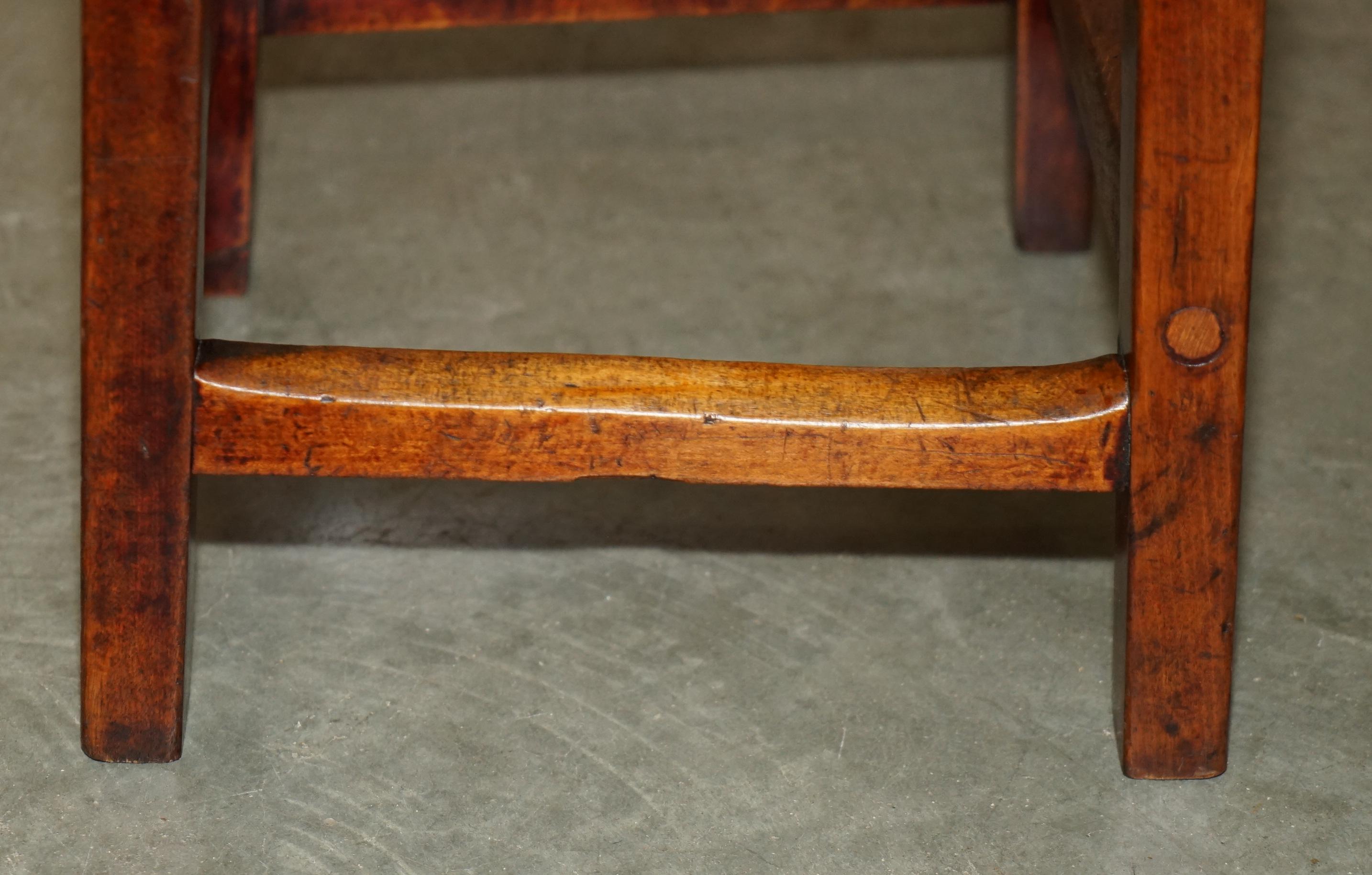 EXQUISITE CIRCA 1880 HAND MADE FRUiTWOOD DRAFTSMAN ARTIST STOOL STUNNING PATINA For Sale 4