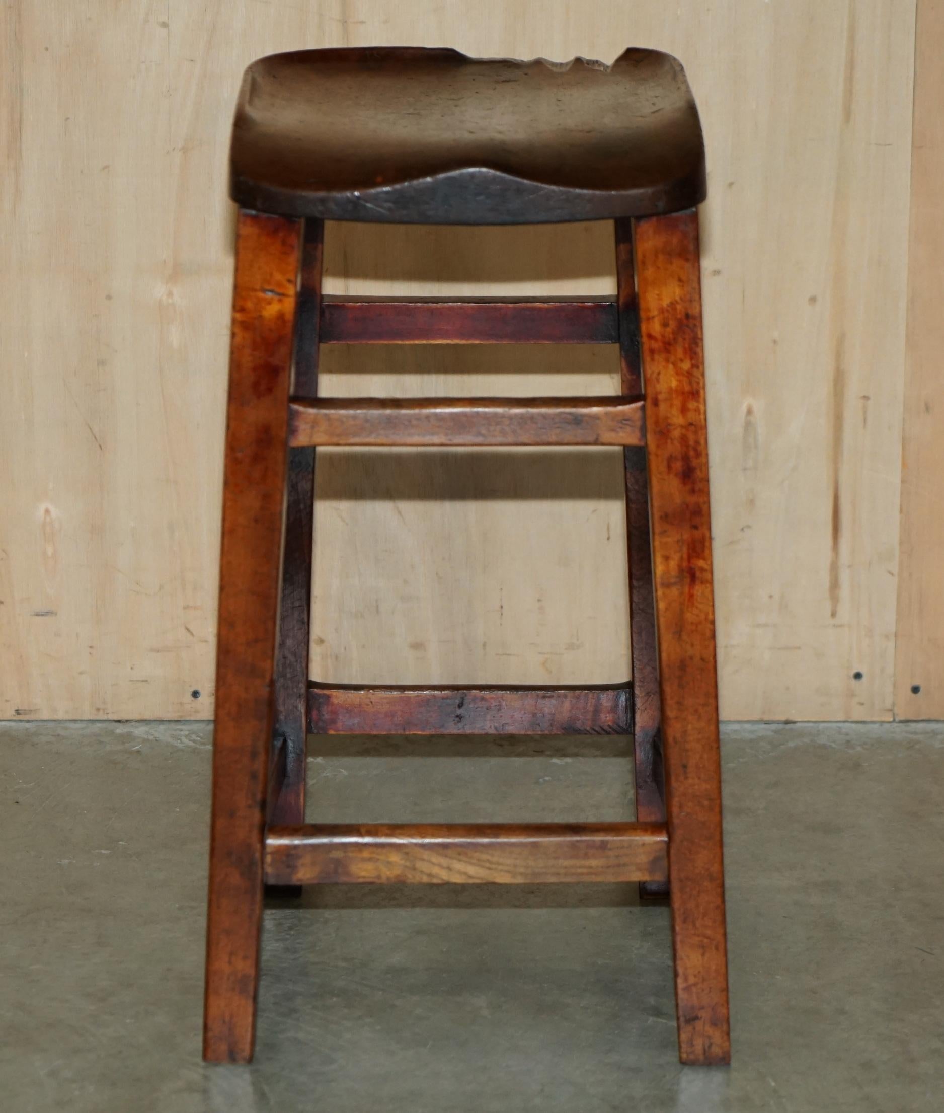 Victorian EXQUISITE CIRCA 1880 HAND MADE FRUiTWOOD DRAFTSMAN ARTIST STOOL STUNNING PATINA For Sale