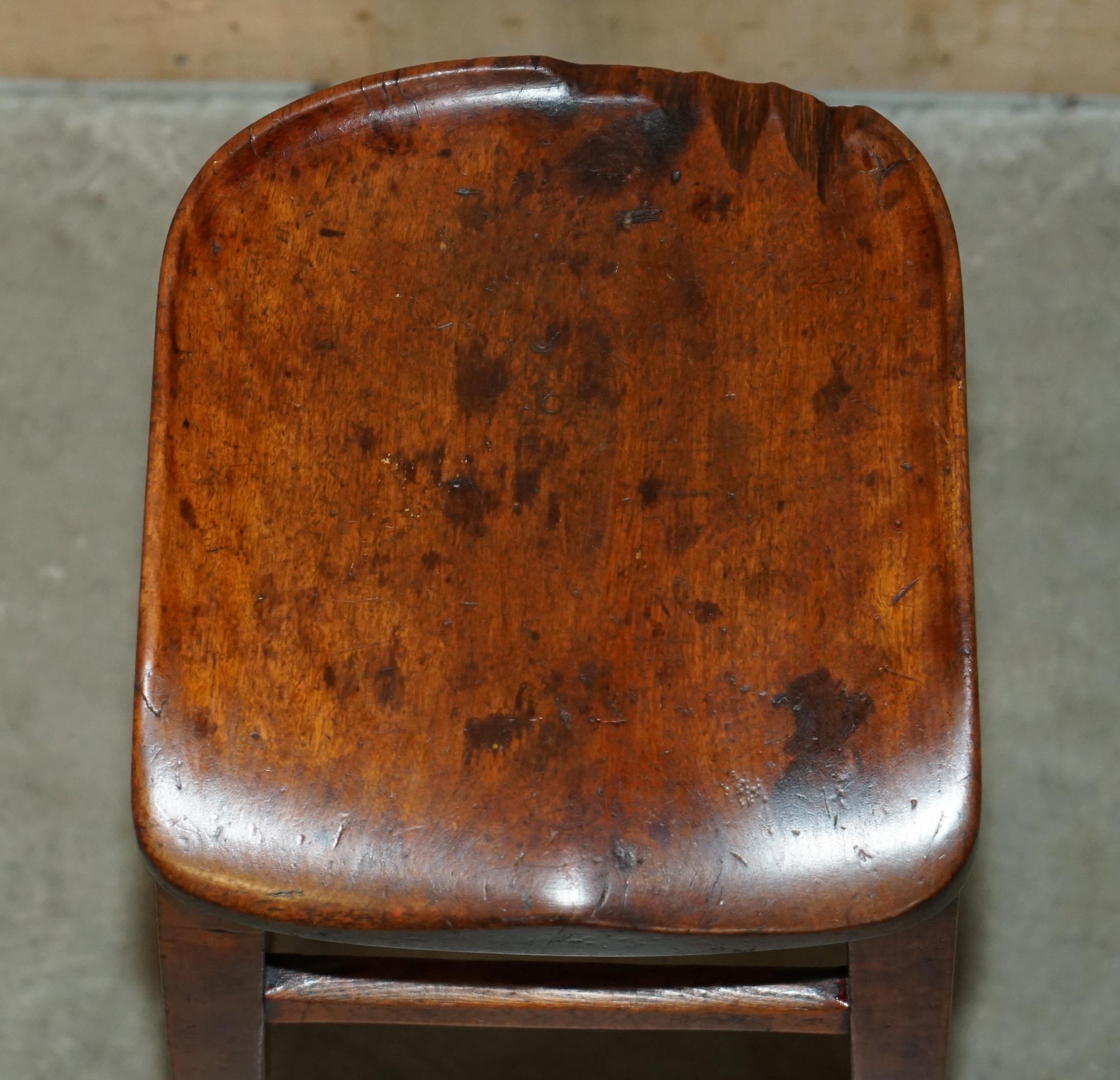 English EXQUISITE CIRCA 1880 HAND MADE FRUiTWOOD DRAFTSMAN ARTIST STOOL STUNNING PATINA For Sale