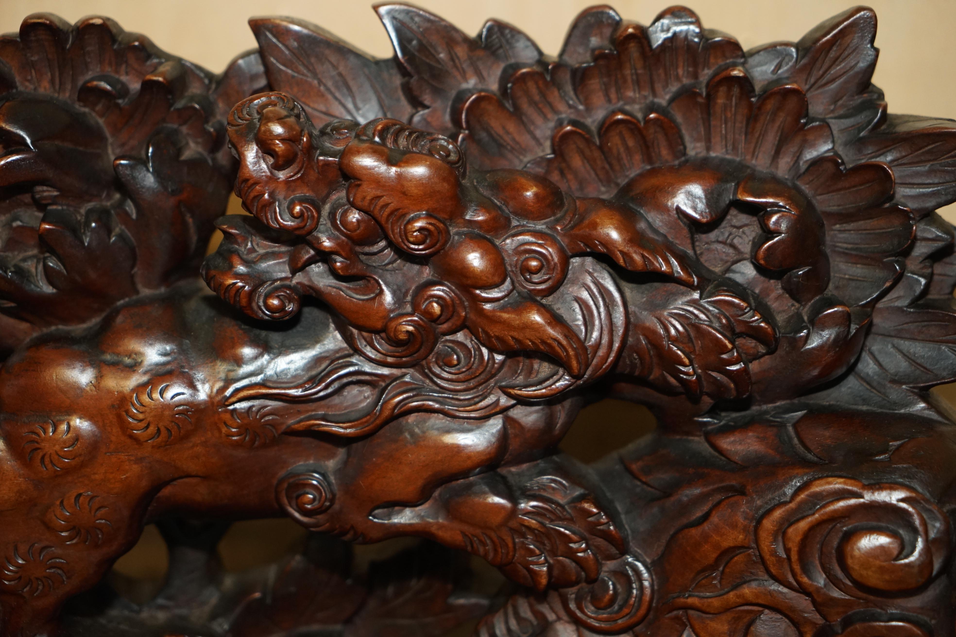 Bois de feuillus EXQUISITE CIRCA 1880 ARMCHAiR DE DRAGON CHINOIS EN BOIS CARACTERE DYNASTIQUE DE LA VILLE DE QING en vente