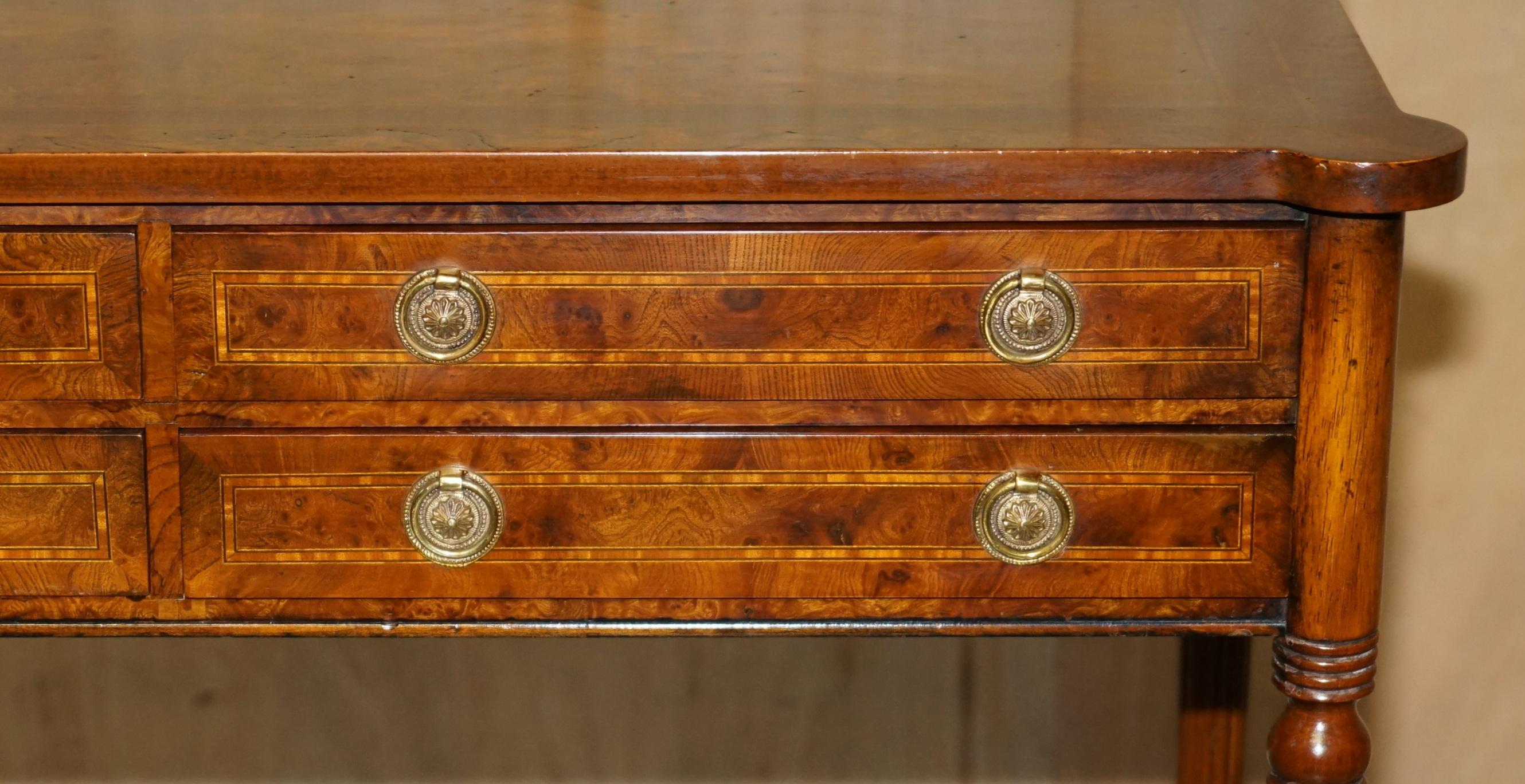 EXQUISITE CIRCA 1920 BURR ELM & SATiNWOOD FRENCH POLISHED RESTORED CONSOLE TABLE (Handgefertigt) im Angebot