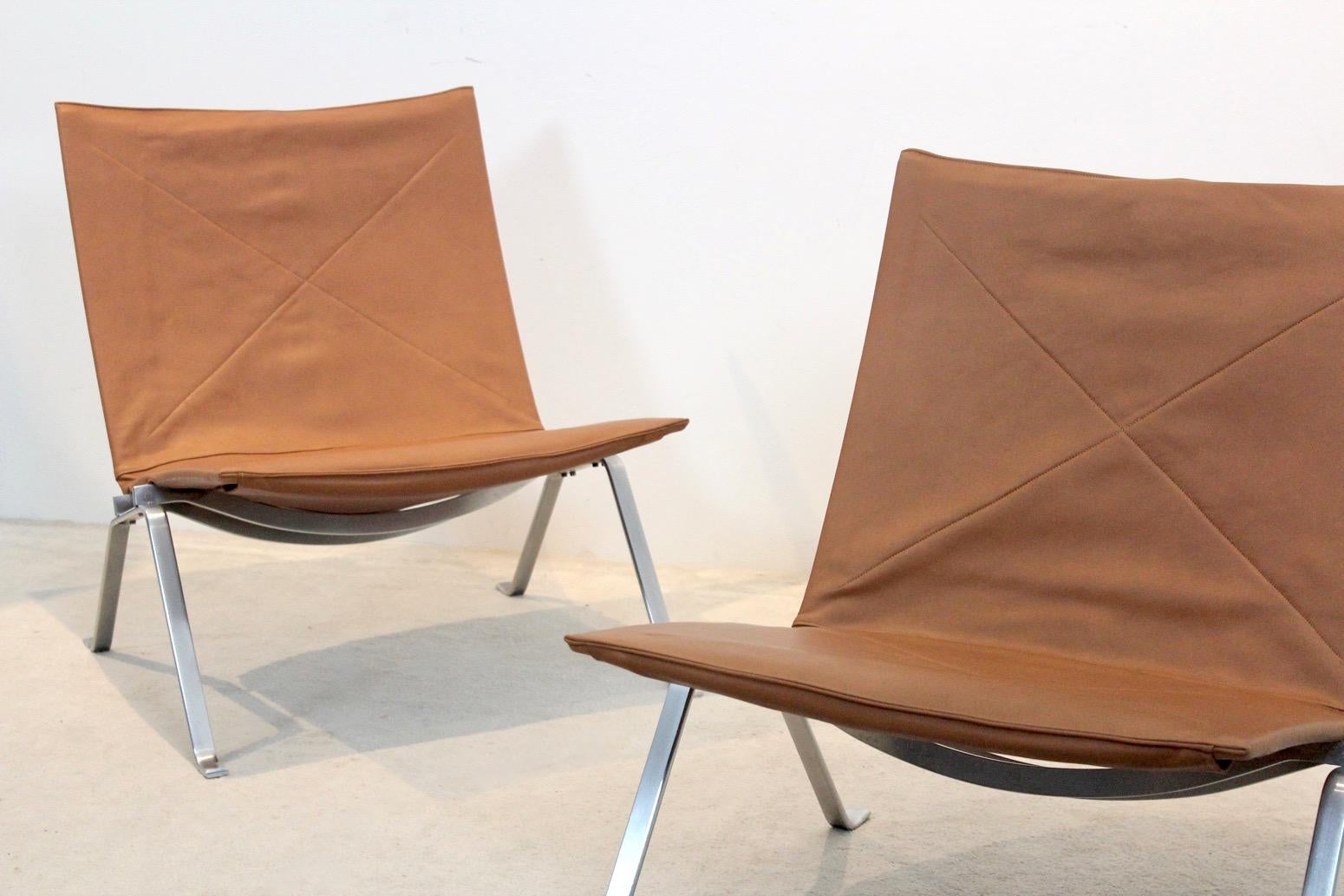 Stainless Steel Exquisite Cognac Leather PK22 chairs by Poul Kjærholm for E. Kold Christensen For Sale