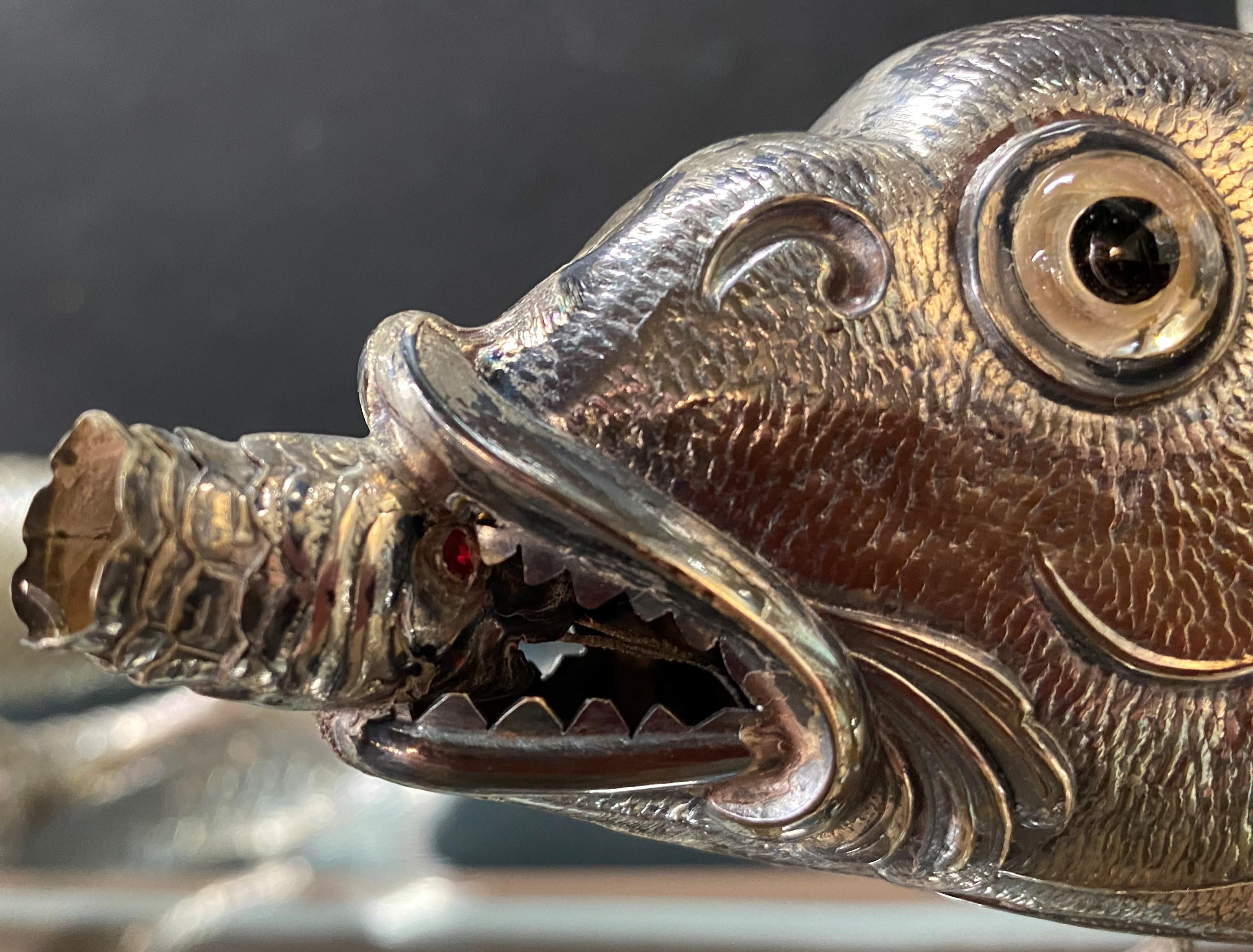 Exquisite Collection of Six Silver & Gilt Articulated Fish from Spain / Italy For Sale 13