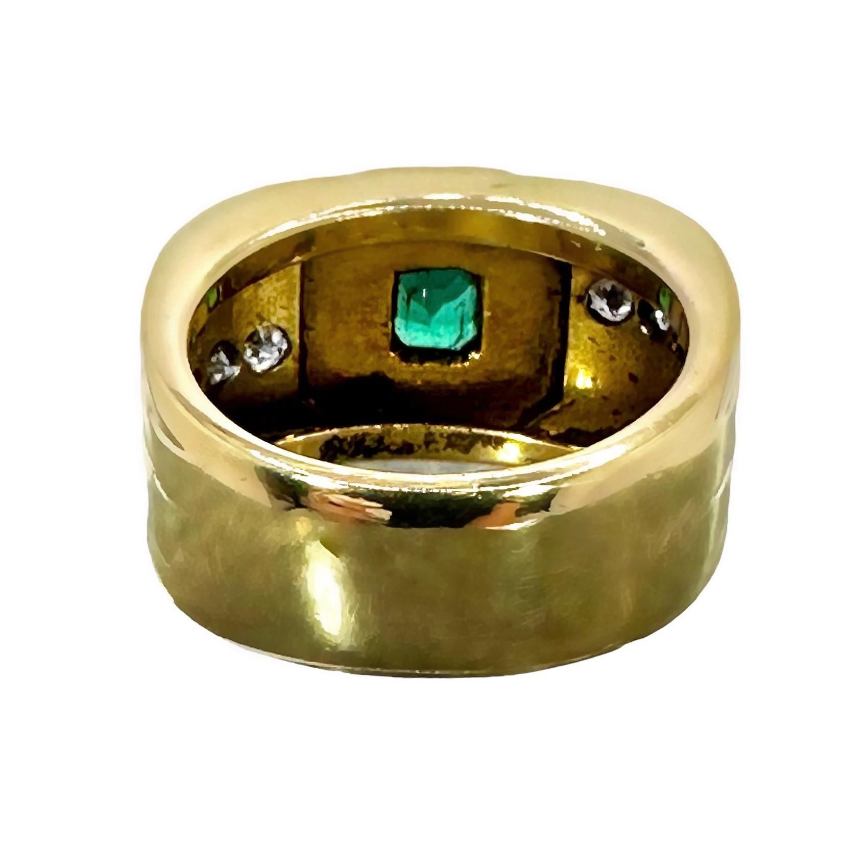 Modern Exquisite Colombian Emerald set in 18K Yellow Gold Ring with Enamel and Diamonds For Sale