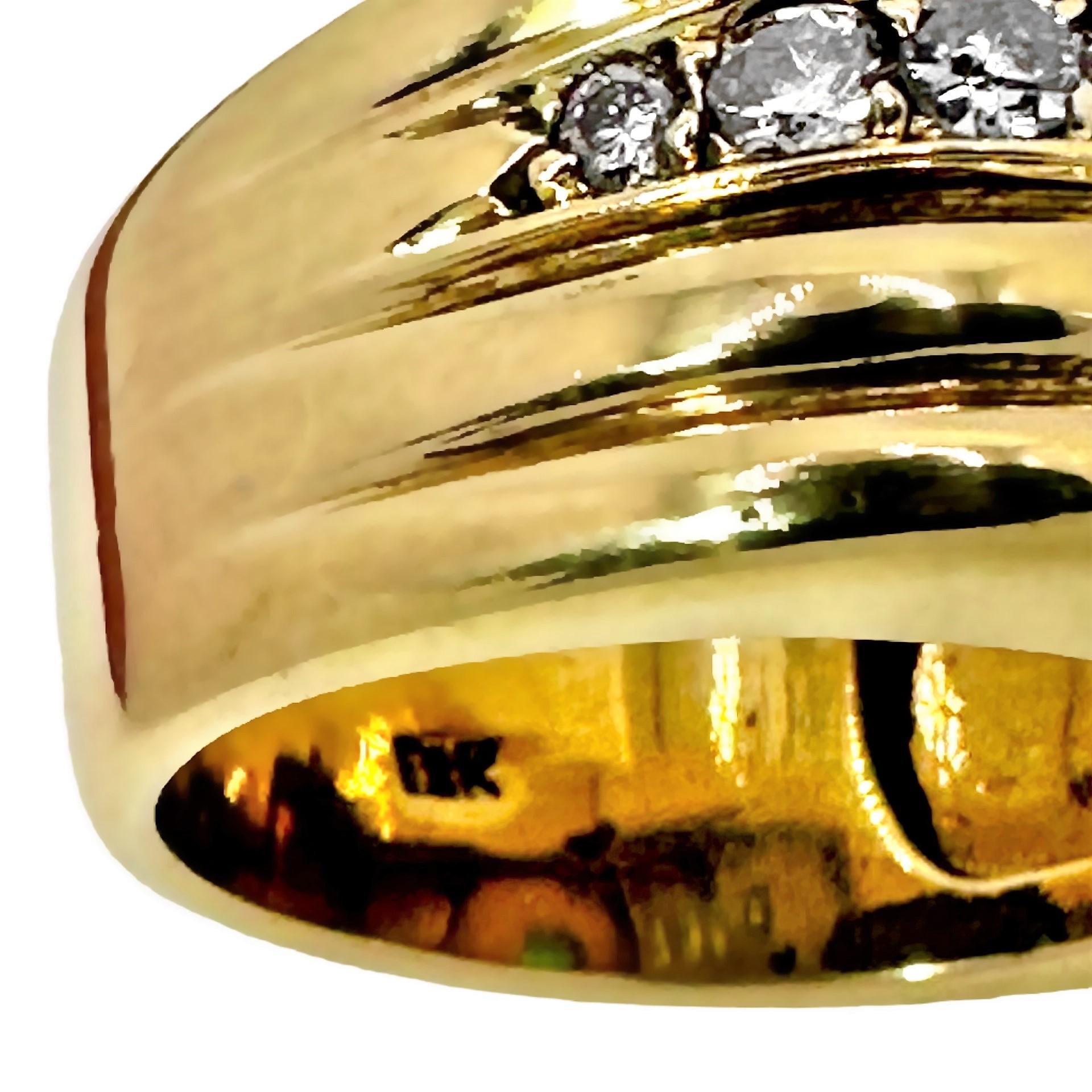 Exquisiter kolumbianischer Smaragd in 18 Karat Gelbgold Ring mit Emaille und Diamanten gefasst im Angebot 1