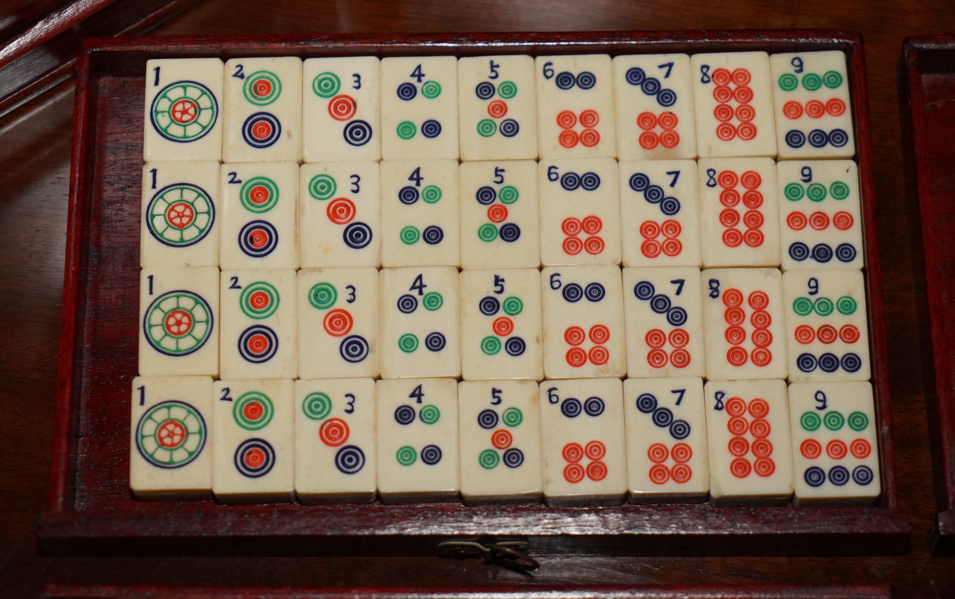 EXQUISITE COMPLETE FOUR PERSON MAHJONG SUITE CIRCA 1920's CHINESE EXPORT PERIOD For Sale 3