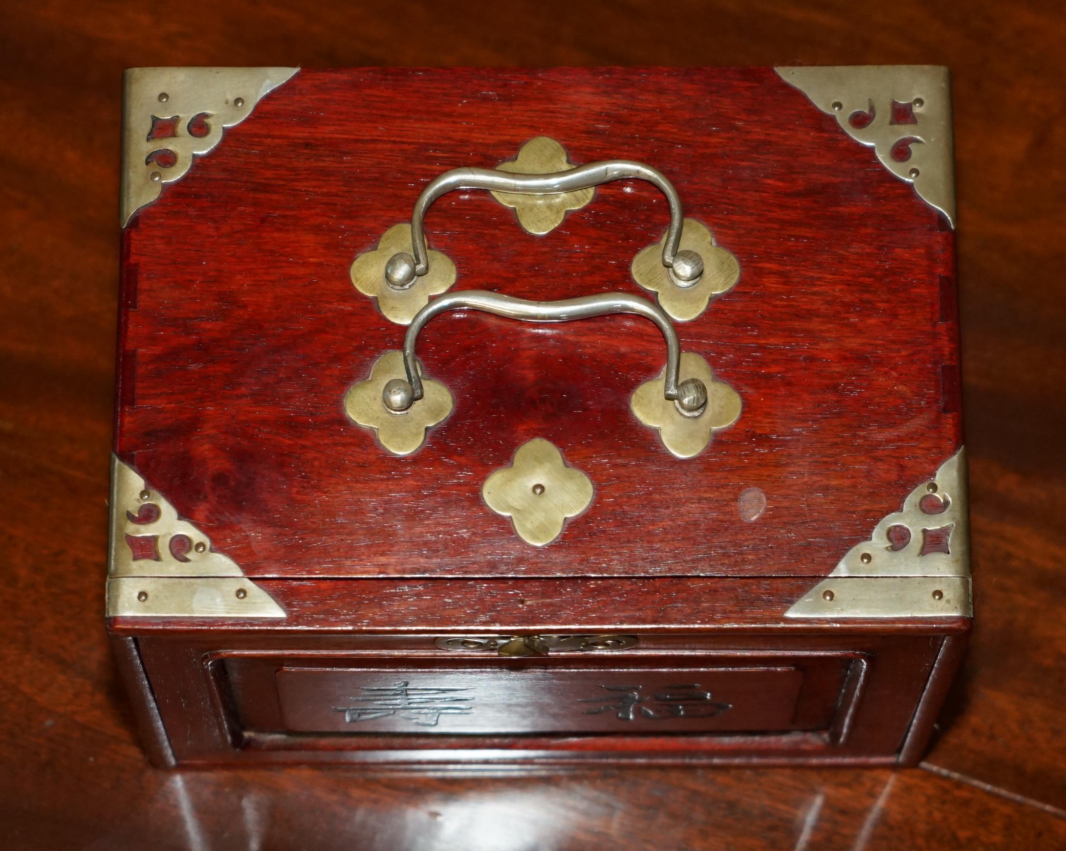 Chinese Export EXQUISITE COMPLETE FOUR PERSON MAHJONG SUITE CIRCA 1920's CHINESE EXPORT PERIOD For Sale