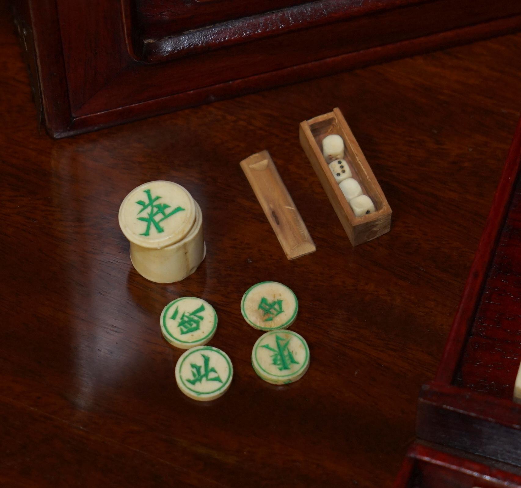 EXQUISITE COMPLETE FOUR PERSON MAHJONG SUITE CIRCA 1920's CHINESE EXPORT PERIOD For Sale 1