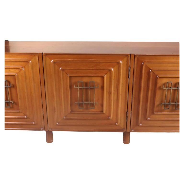 Mid-Century moderno Squisita credenza di Edmond J. Spence realizzata da Industria Mueblera Mexico in vendita
