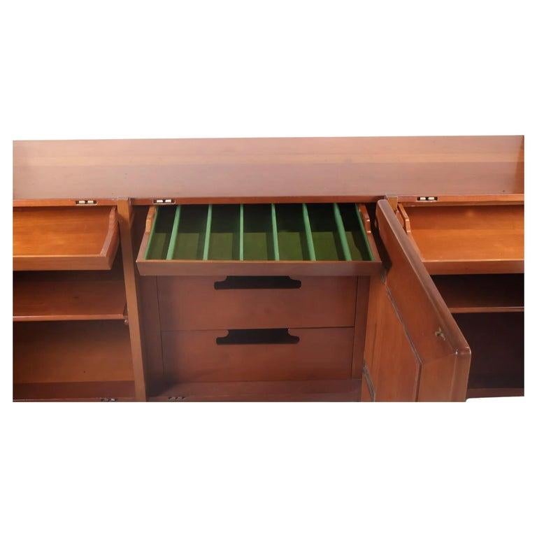 Falegnameria Squisita credenza di Edmond J. Spence realizzata da Industria Mueblera Mexico in vendita