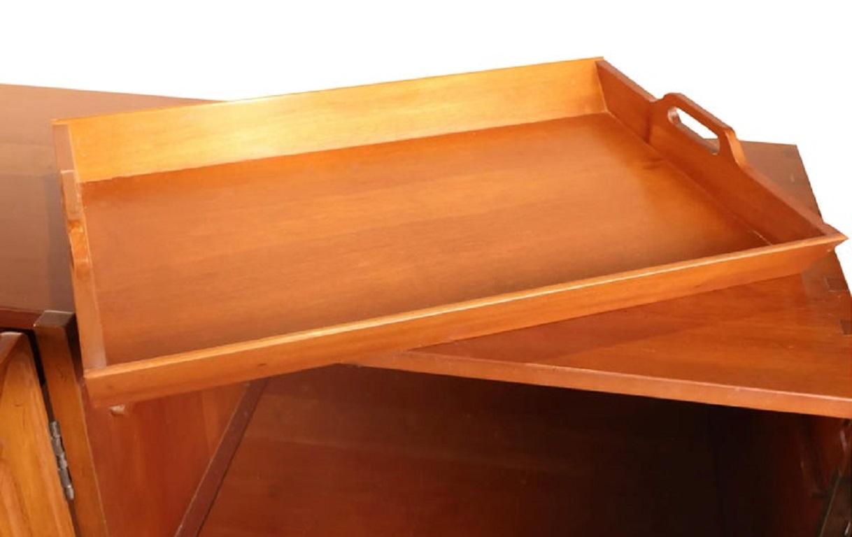 Squisita credenza di Edmond J. Spence realizzata da Industria Mueblera Mexico In condizioni buone in vendita a Brooklyn, NY