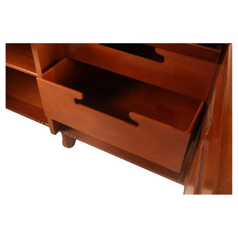 Metà XX secolo Squisita credenza di Edmond J. Spence realizzata da Industria Mueblera Mexico in vendita