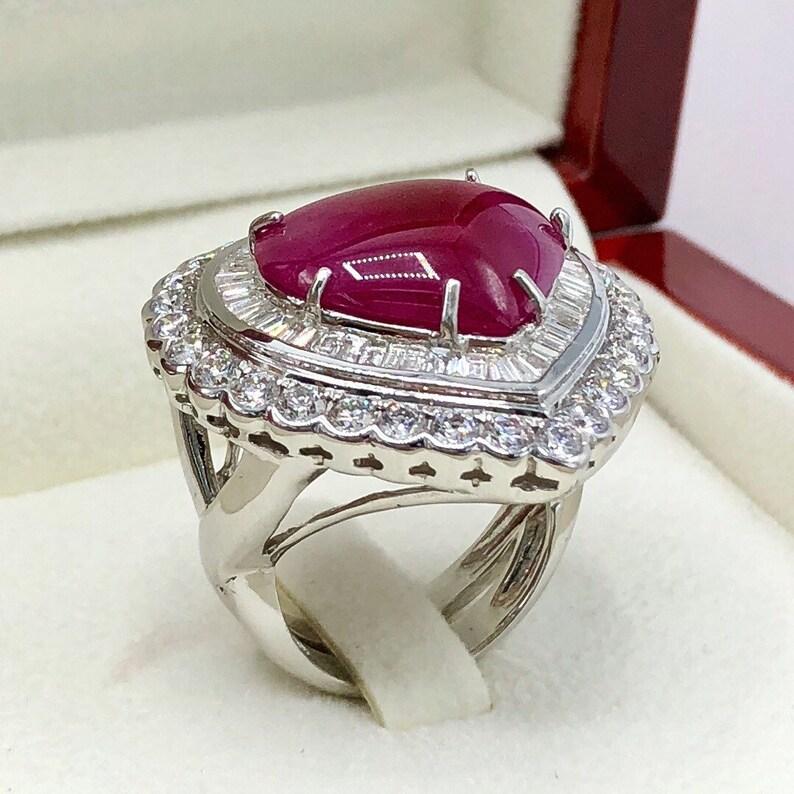 Exquisite Ct 13, 57 of Natural Ruby and Diamonds on Ring In New Condition For Sale In Massafra, IT