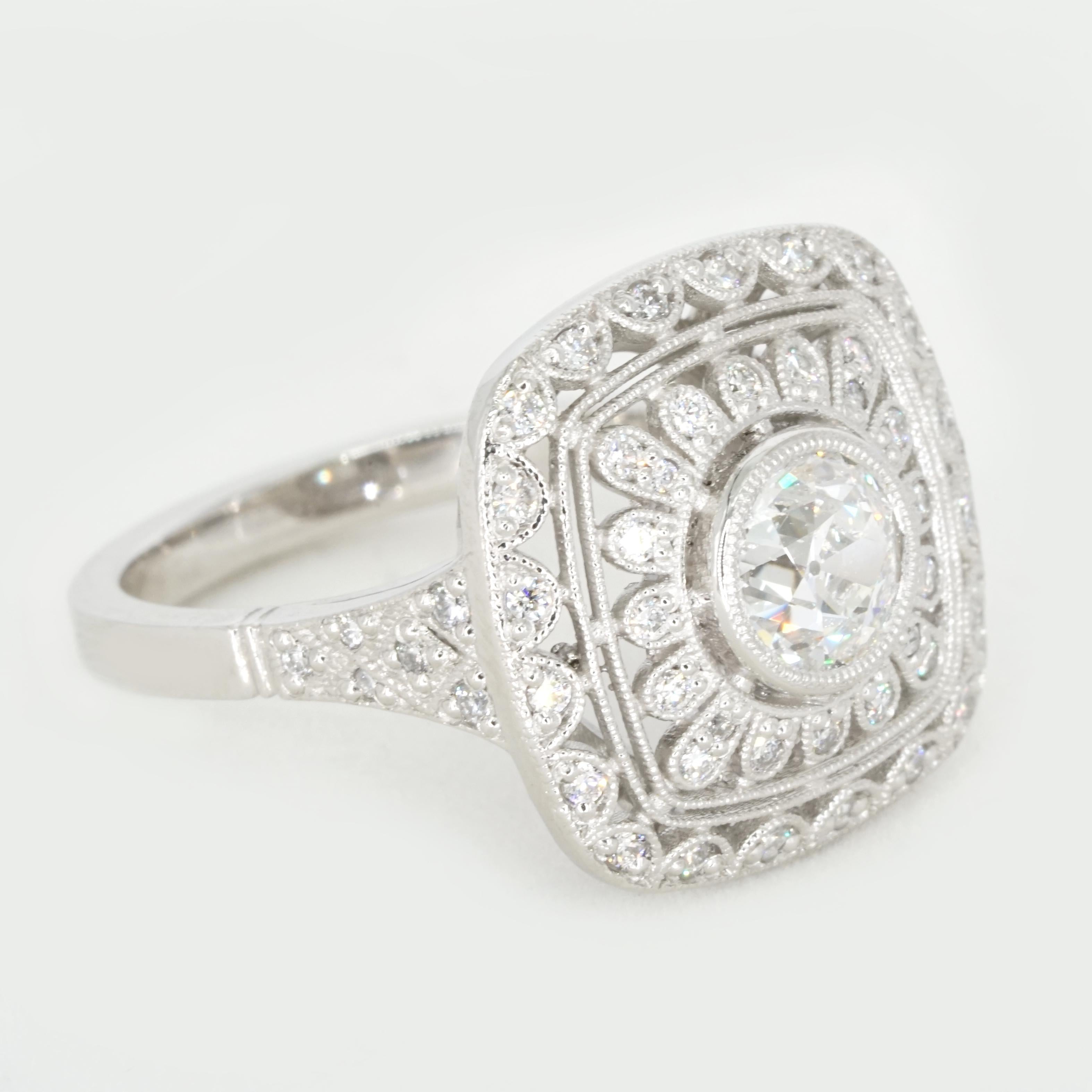 Art Déco Squisito anello di diamanti in platino in stile antico personalizzato in vendita