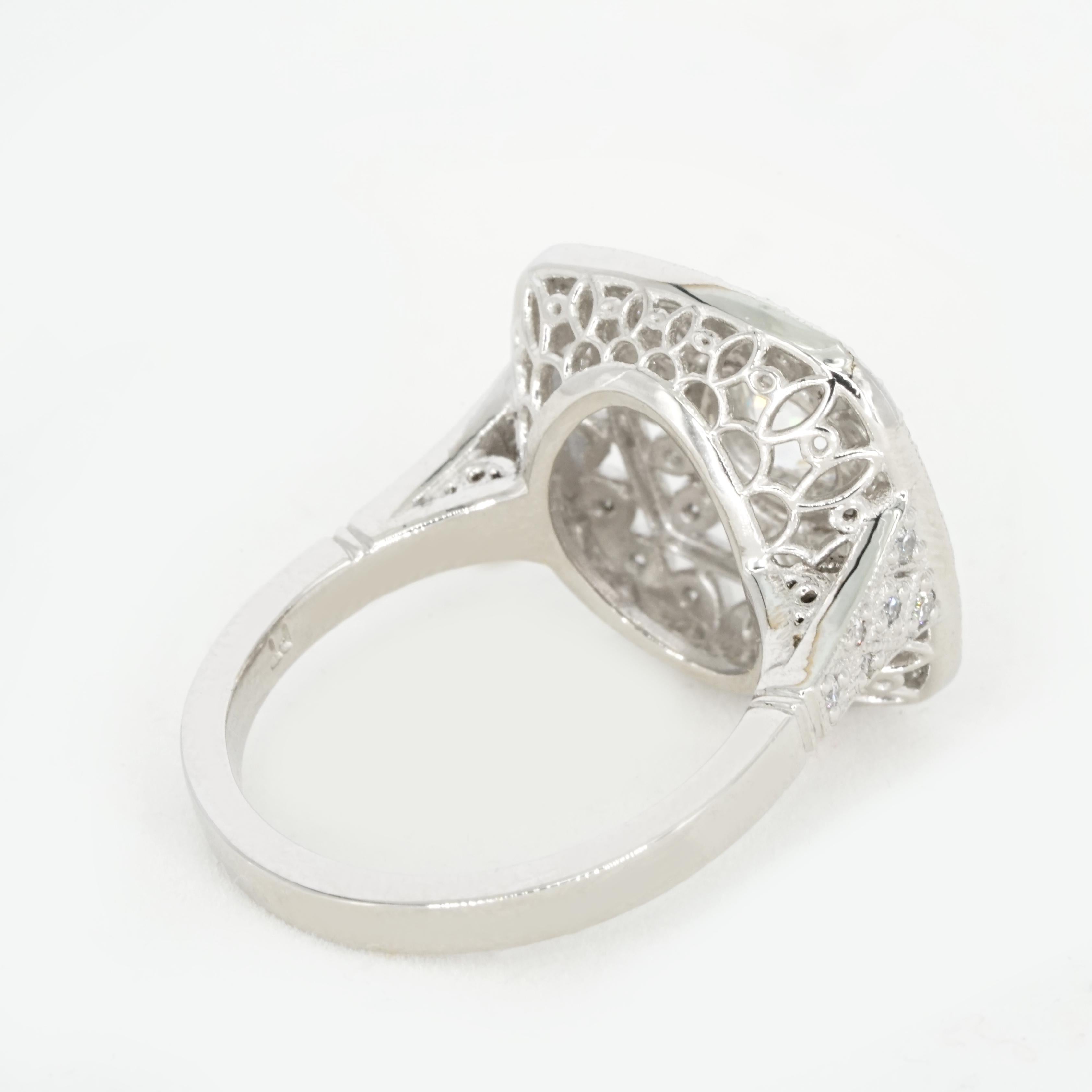 Taglio antico europeo Squisito anello di diamanti in platino in stile antico personalizzato in vendita
