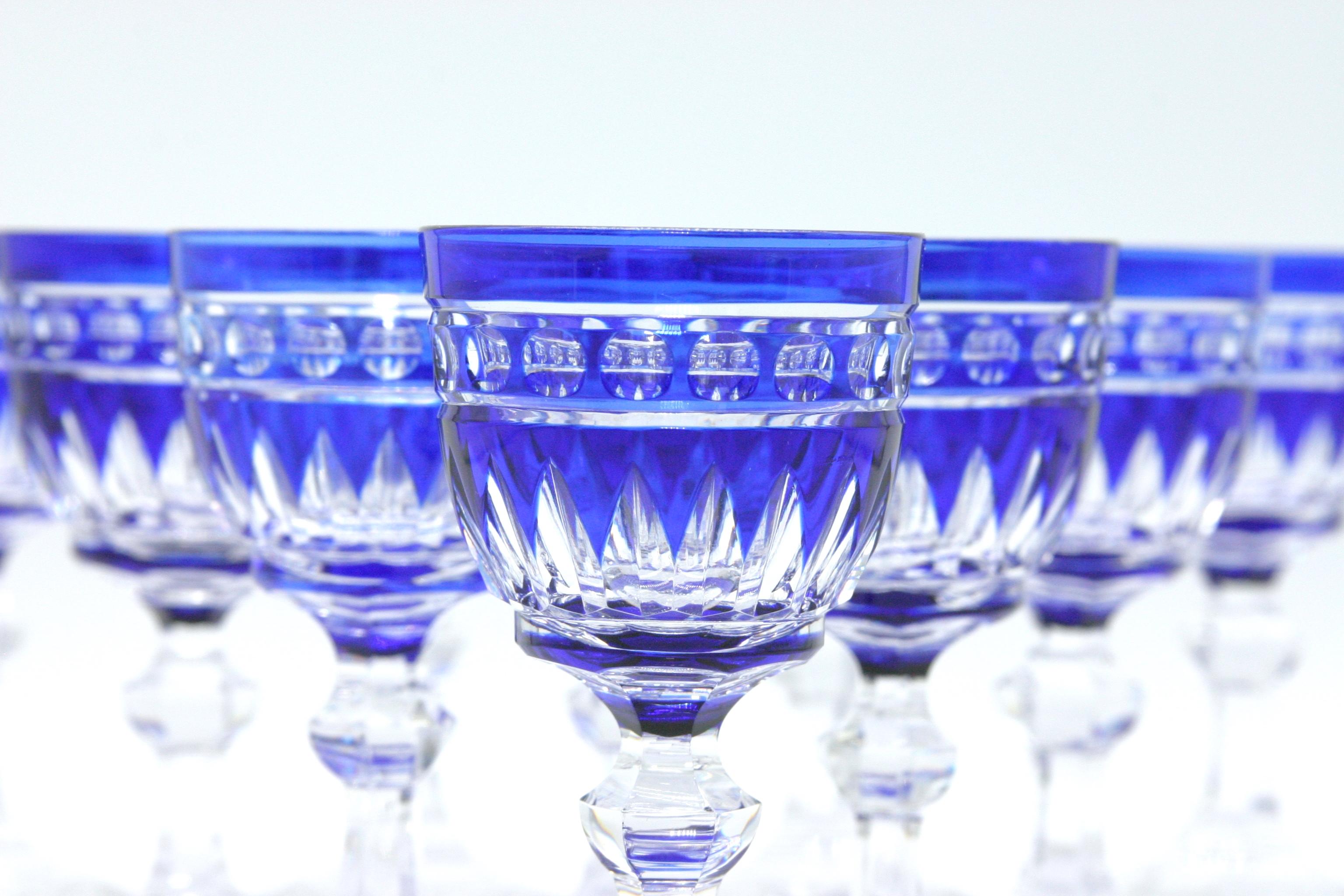 Hand-Crafted Exquisite Cut Crystal Barware / Tableware Service / 10 People For Sale