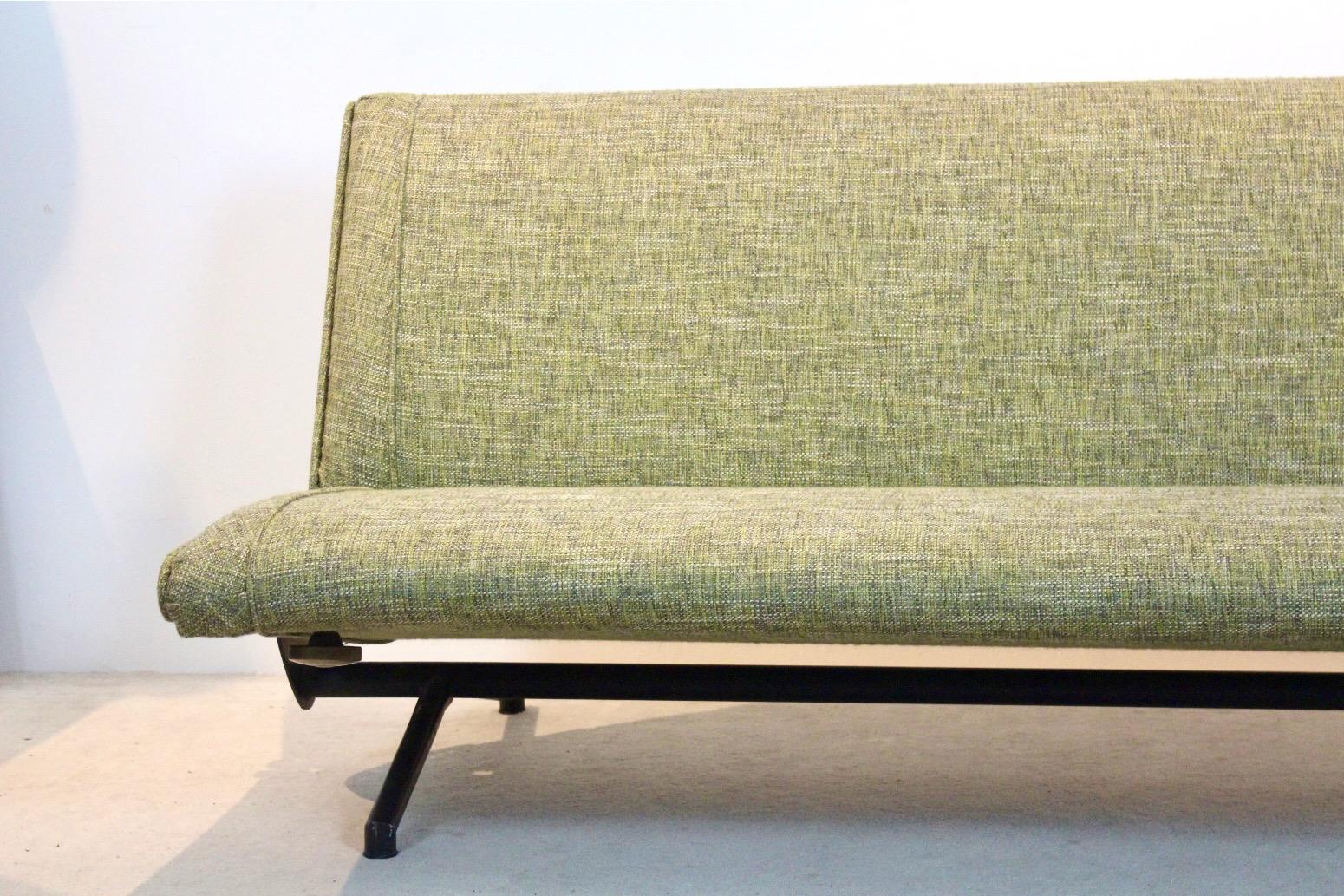 Brass Exquisite D70 Sofa Daybed by Osvaldo Borsani for Tecno, 1954 For Sale