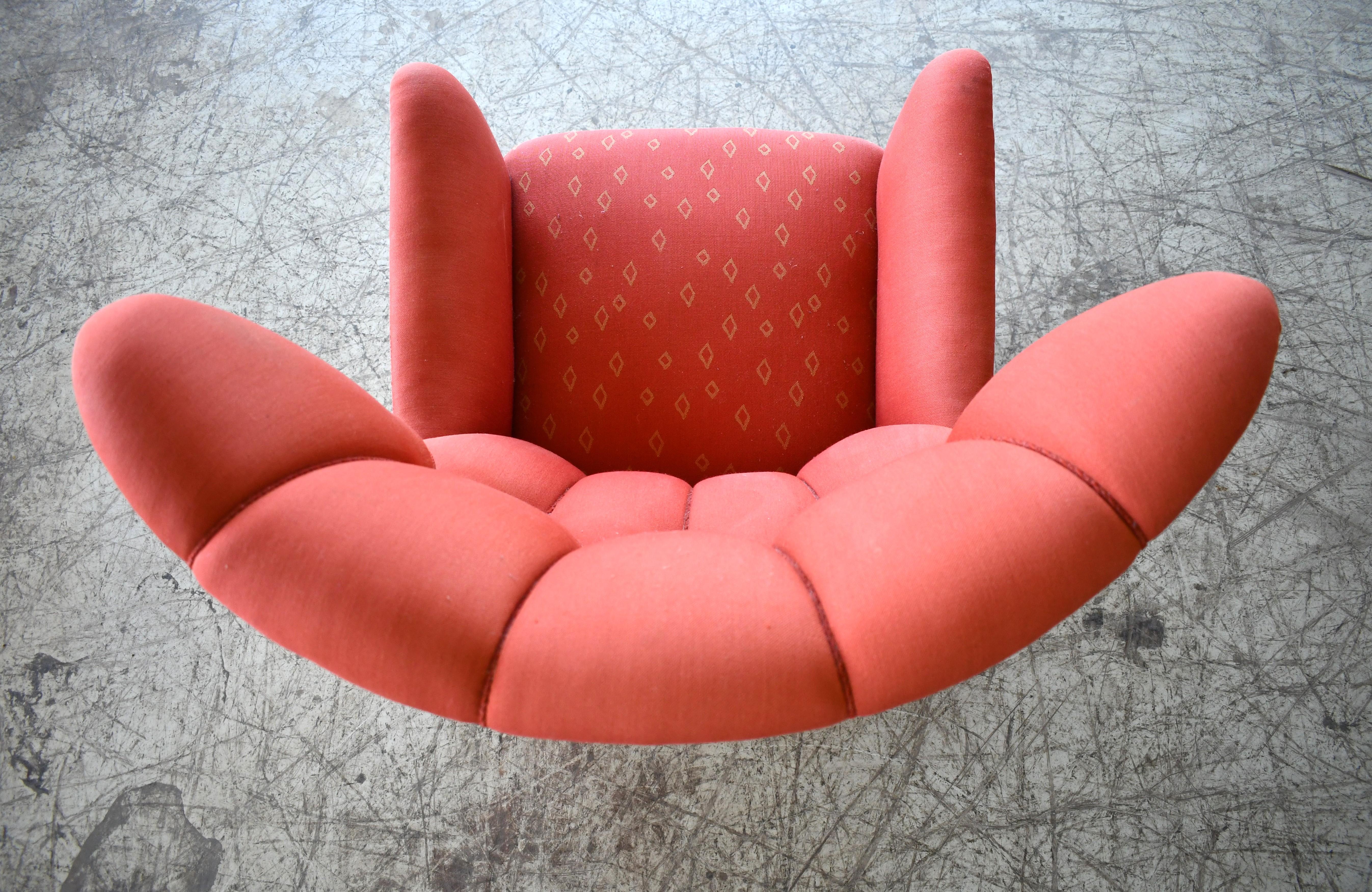 Exquisite Danish Lassen Style Mid-Century Lounge Chair in Red Wool, 1940's For Sale 4