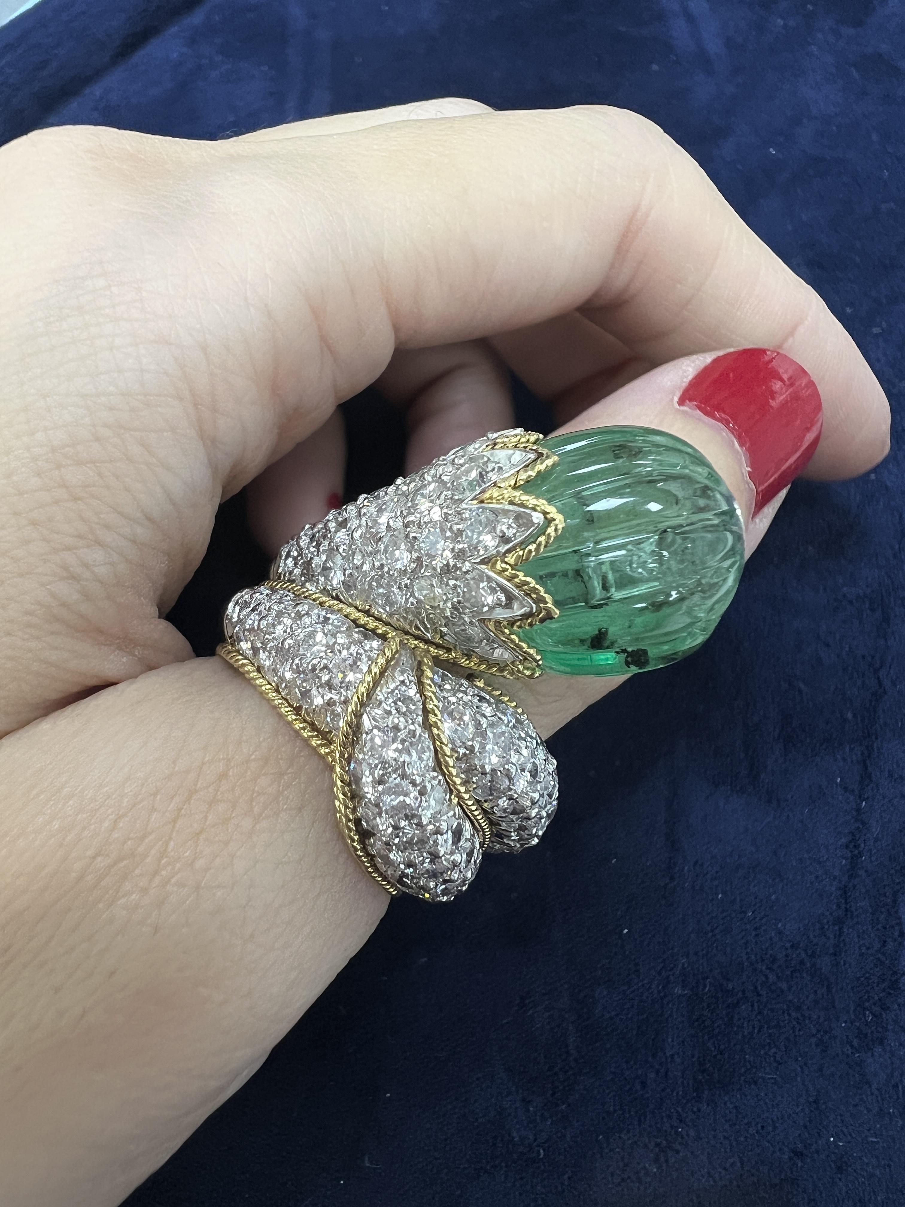 Exquisite David Webb Emerald and Diamond Gold Platinum Ring For Sale 1