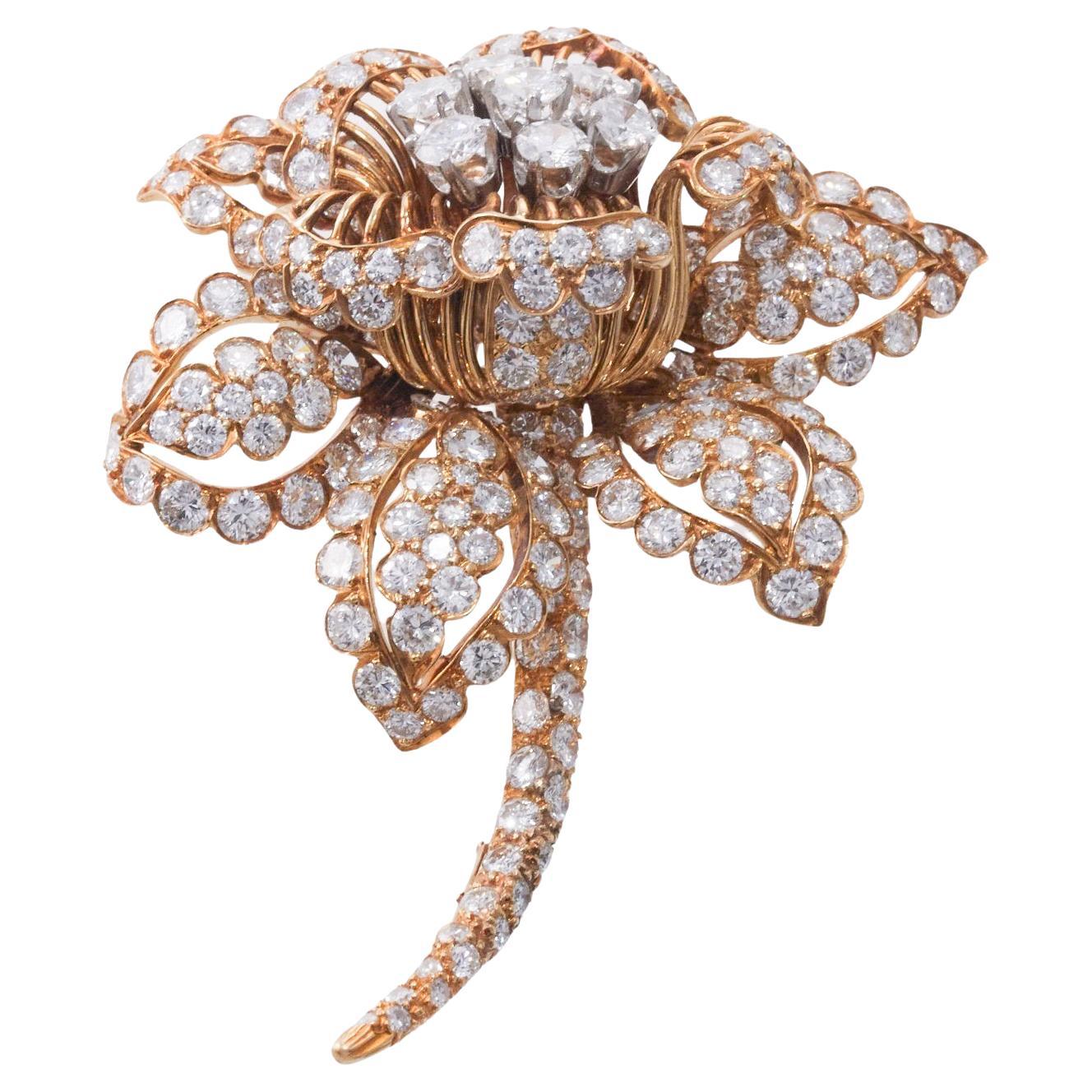 Exquisite David Webb Gold Diamond Flower Brooch For Sale