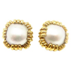 Exquisite David Webb Pearl 18k Gold Earrings