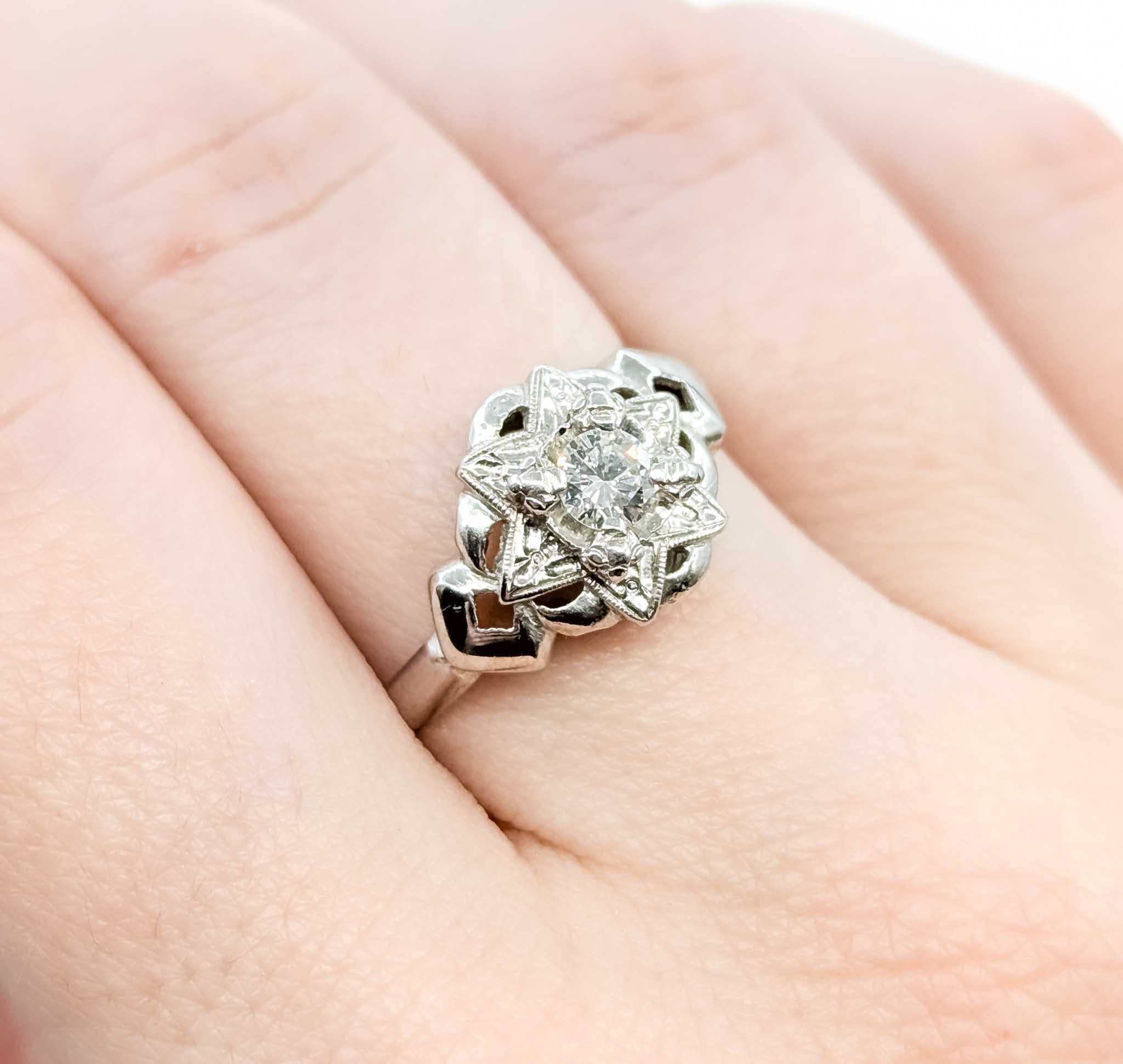 Round Cut Exquisite Diamond 14k White Gold Ring For Sale
