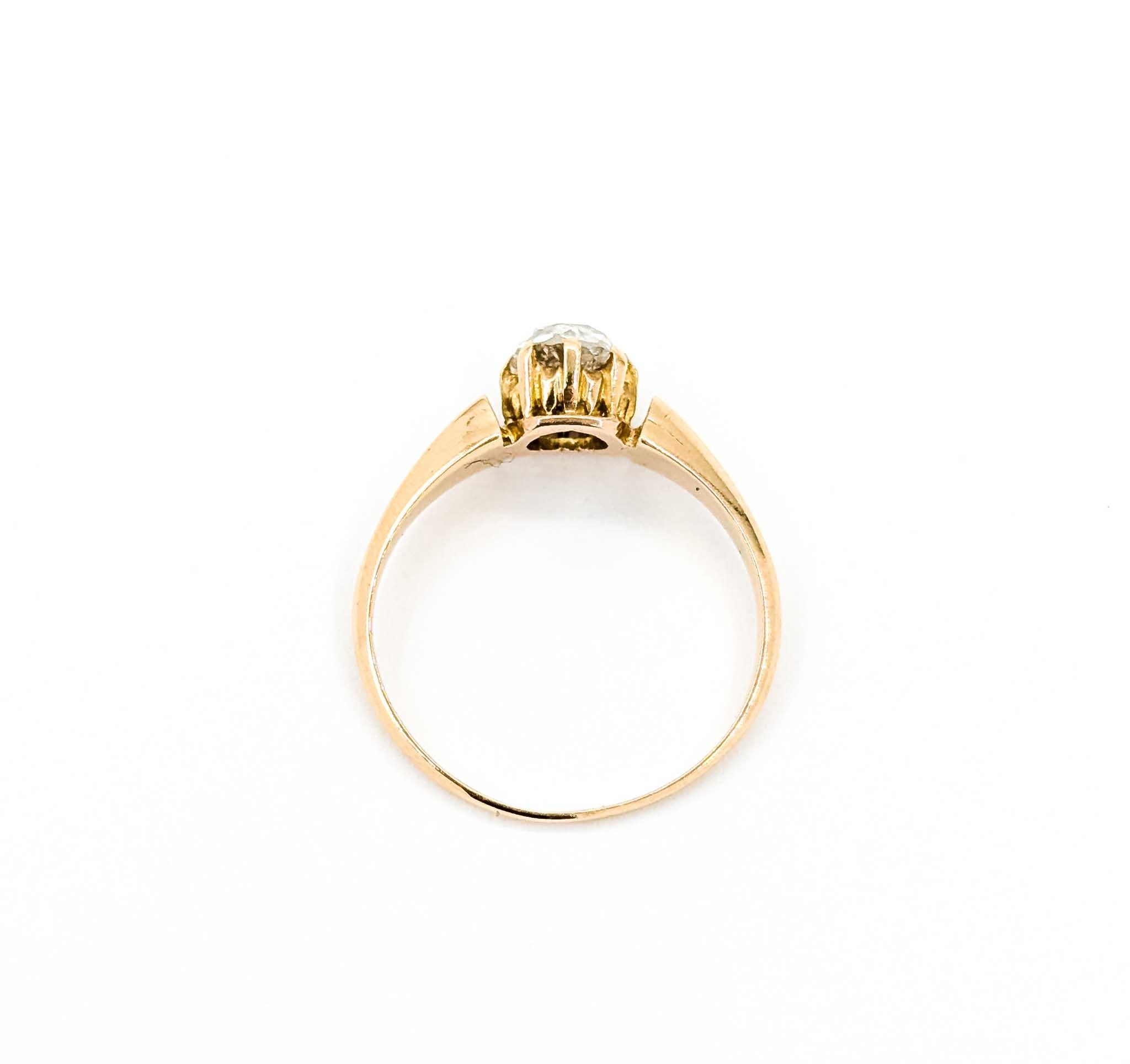 Exquisito anillo vintage de oro de 18 quilates con diamantes en venta 1