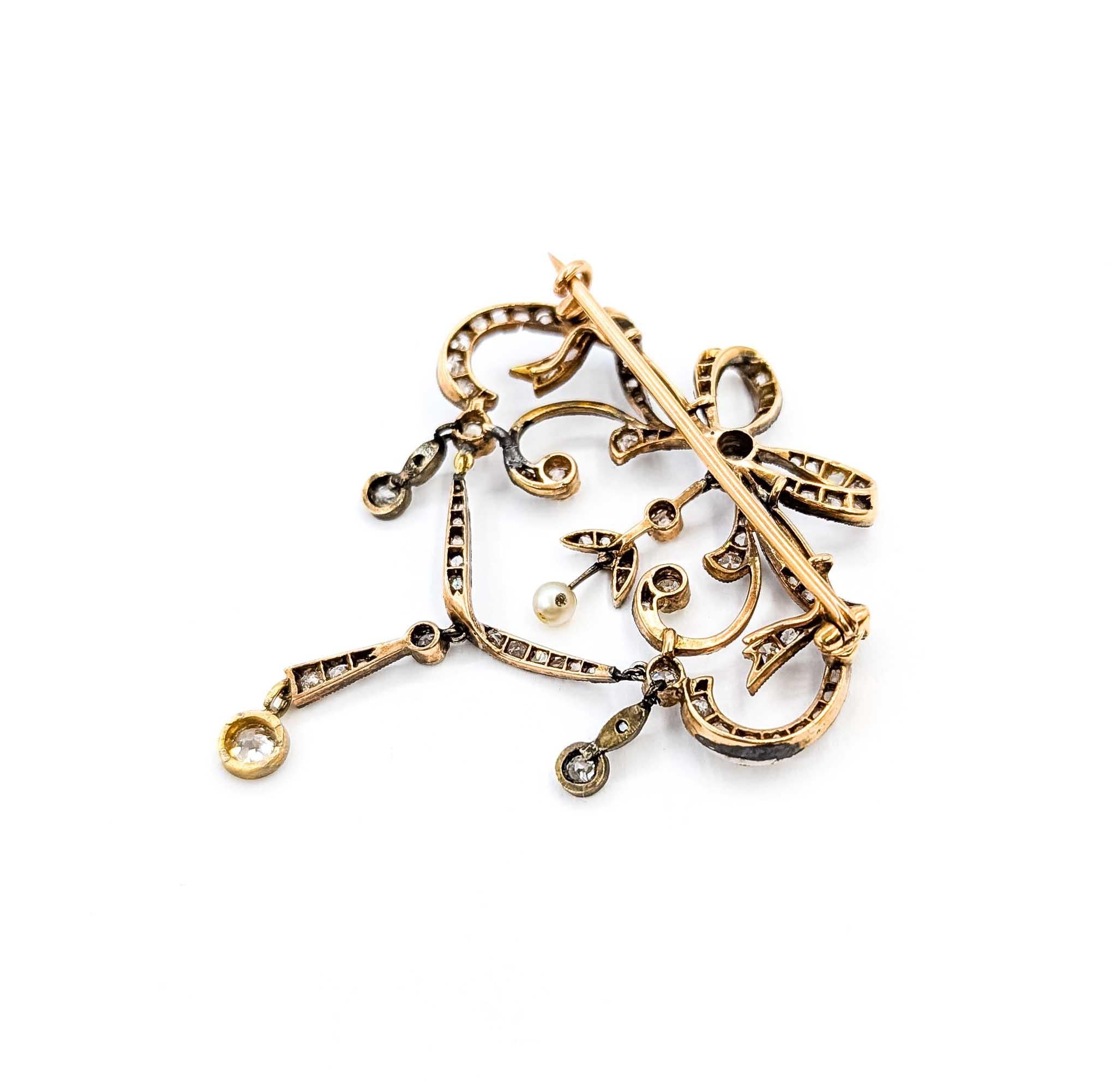 Exquisite Diamond Antique Bow Brooch/Pendant in Sterling Silver and 18k Yellow G For Sale 1