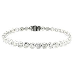 Exquisite Diamant-Tennisarmband aus Platin mit Lünette