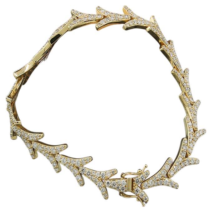 Contemporary Exquisite diamond bracelet, 3.62 carats white diamonds 18Kt Yellow Gold 