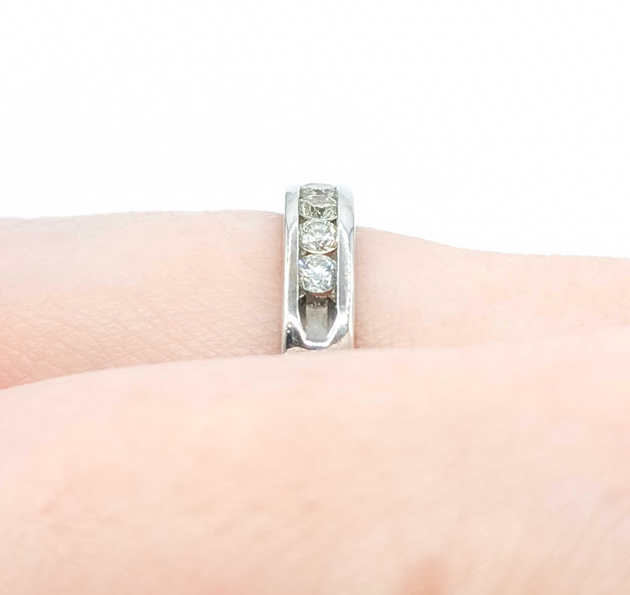 Round Cut Exquisite Diamond Bridal Ring in 14k White Gold For Sale