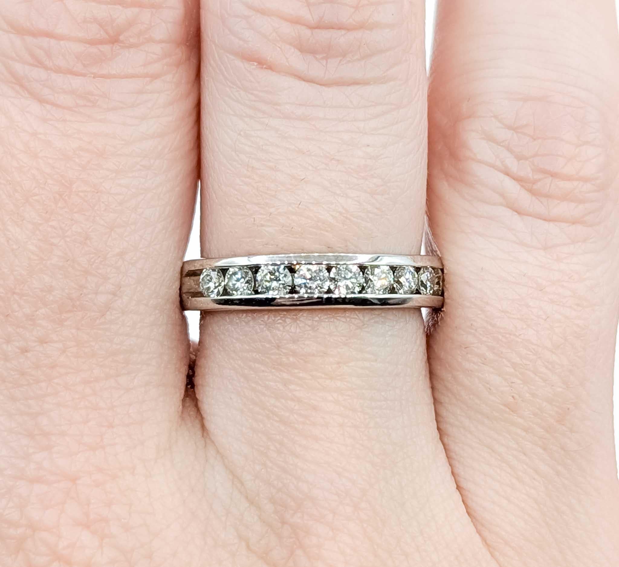 Women's Exquisite Diamond Bridal Ring in 14k White Gold For Sale
