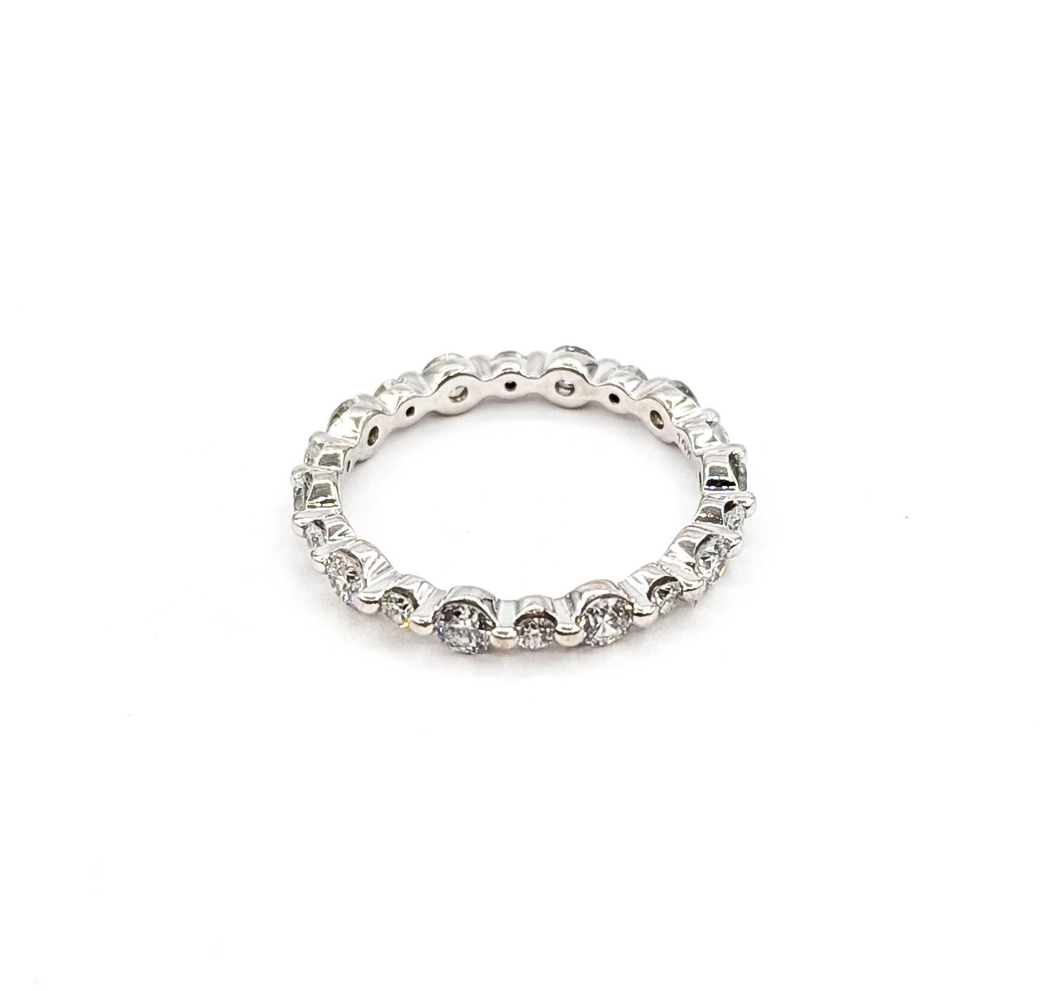Squisito anello nuziale con diamante in oro bianco 14k in vendita 1