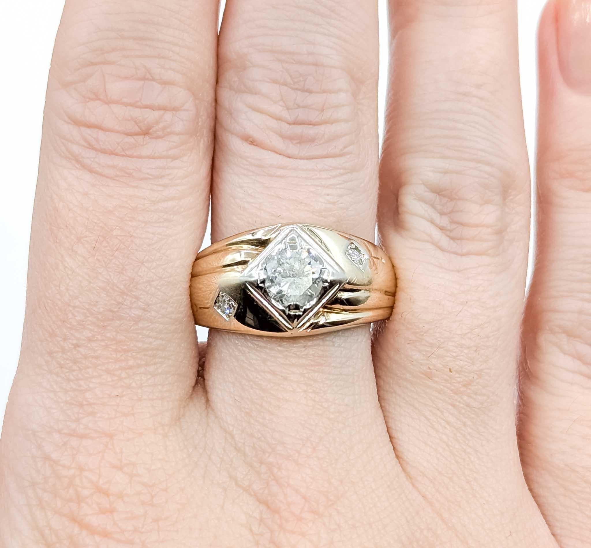 Donna Eleganza di diamanti in oro giallo 14 carati in vendita
