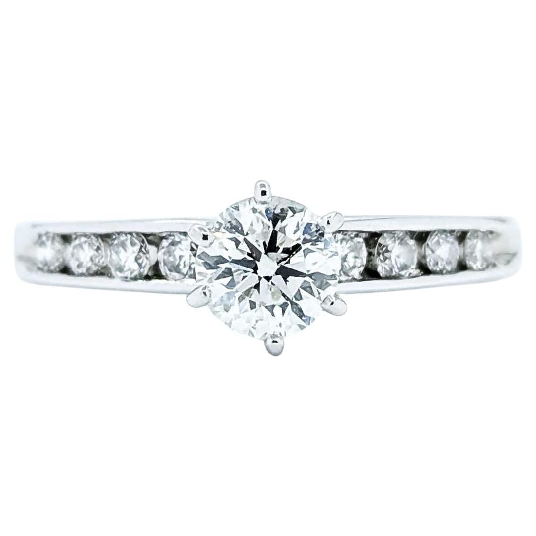 Exquisite Diamond Engagement Ring Crafted in 14kw Gold