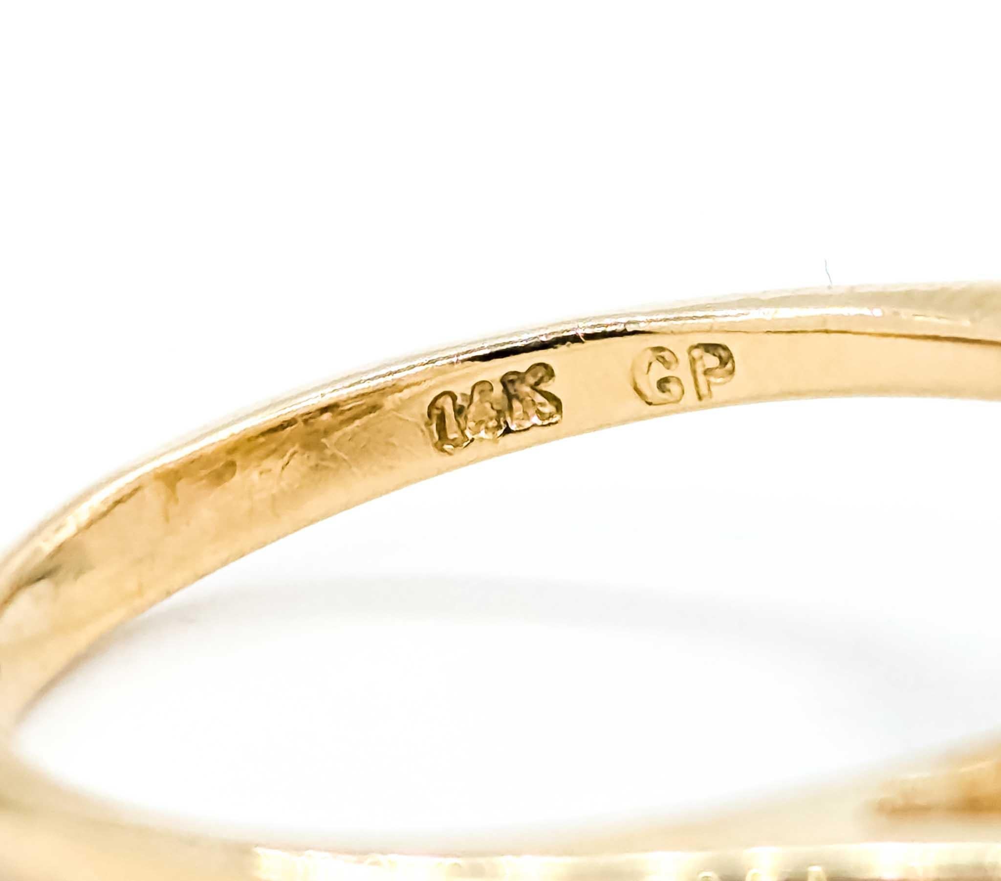 Exquisite Diamond Fashion Ring in 14K Yellow Gold For Sale 1