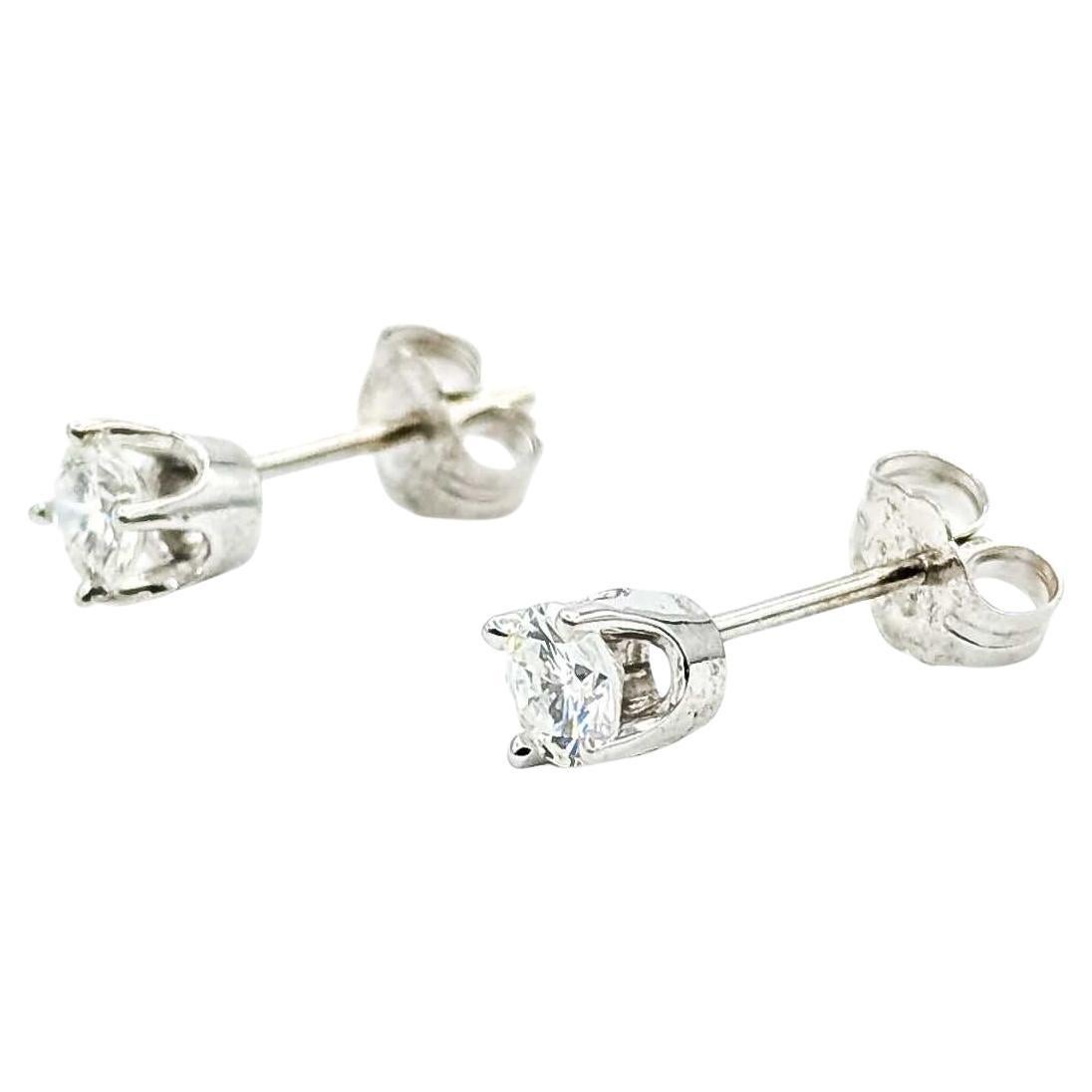 Exquisite Diamond Fashion Stud Earrings in 14k Gold