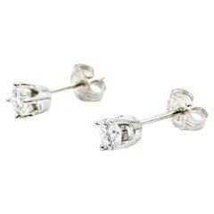 Exquisite Diamond Fashion Stud Earrings in 14k Gold