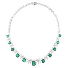 Exquisite Diamond Flower and Emerald Choker Necklace 14 Karat White Gold