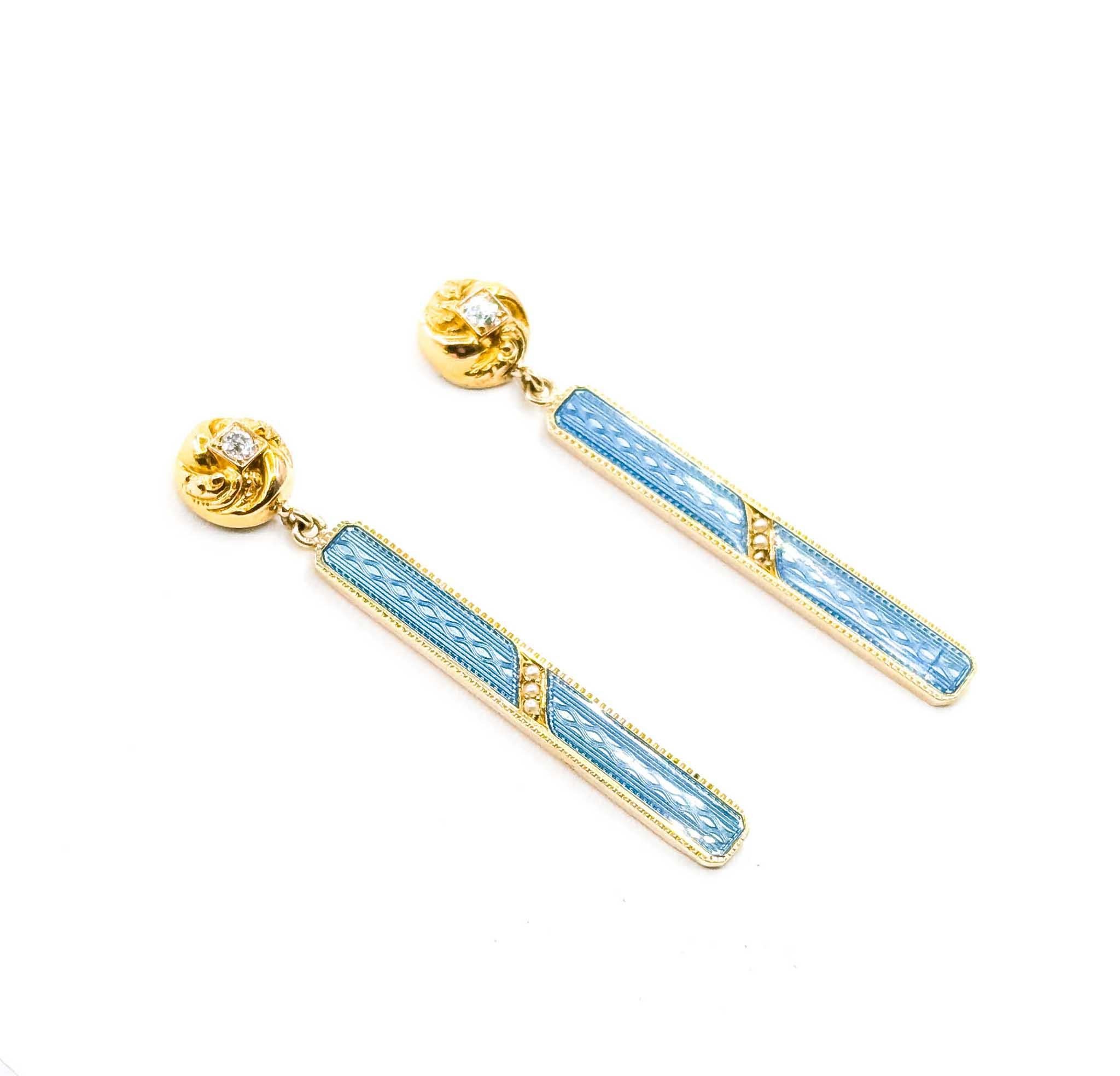 Exquisite Diamond, Pearl, and Blue Enamel Earrings in 14k Yellow Gold Bar Dangle In condizioni ottime in vendita a Bloomington, MN