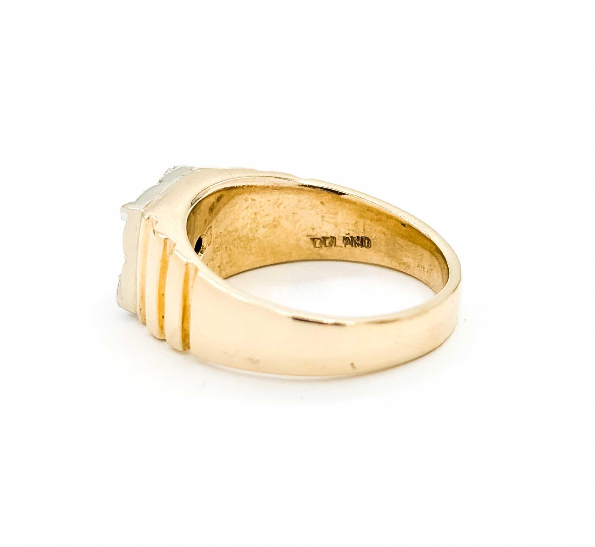 Exquisite Diamond Ring in Yellow Gold For Sale 2