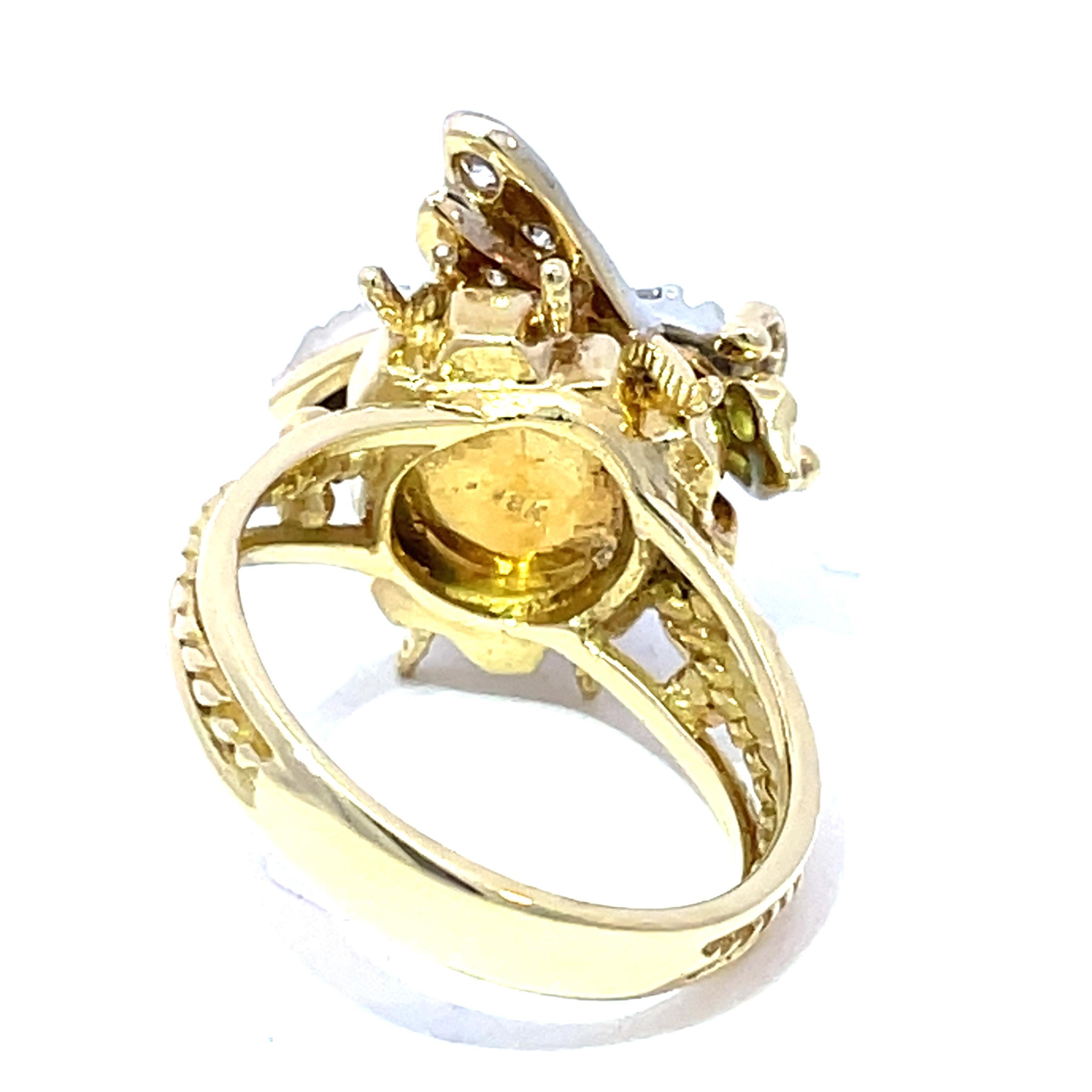 Exquisiter diamantbesetzter Bienen-Cocktailring aus 18k Gelbgold (Rundschliff) im Angebot