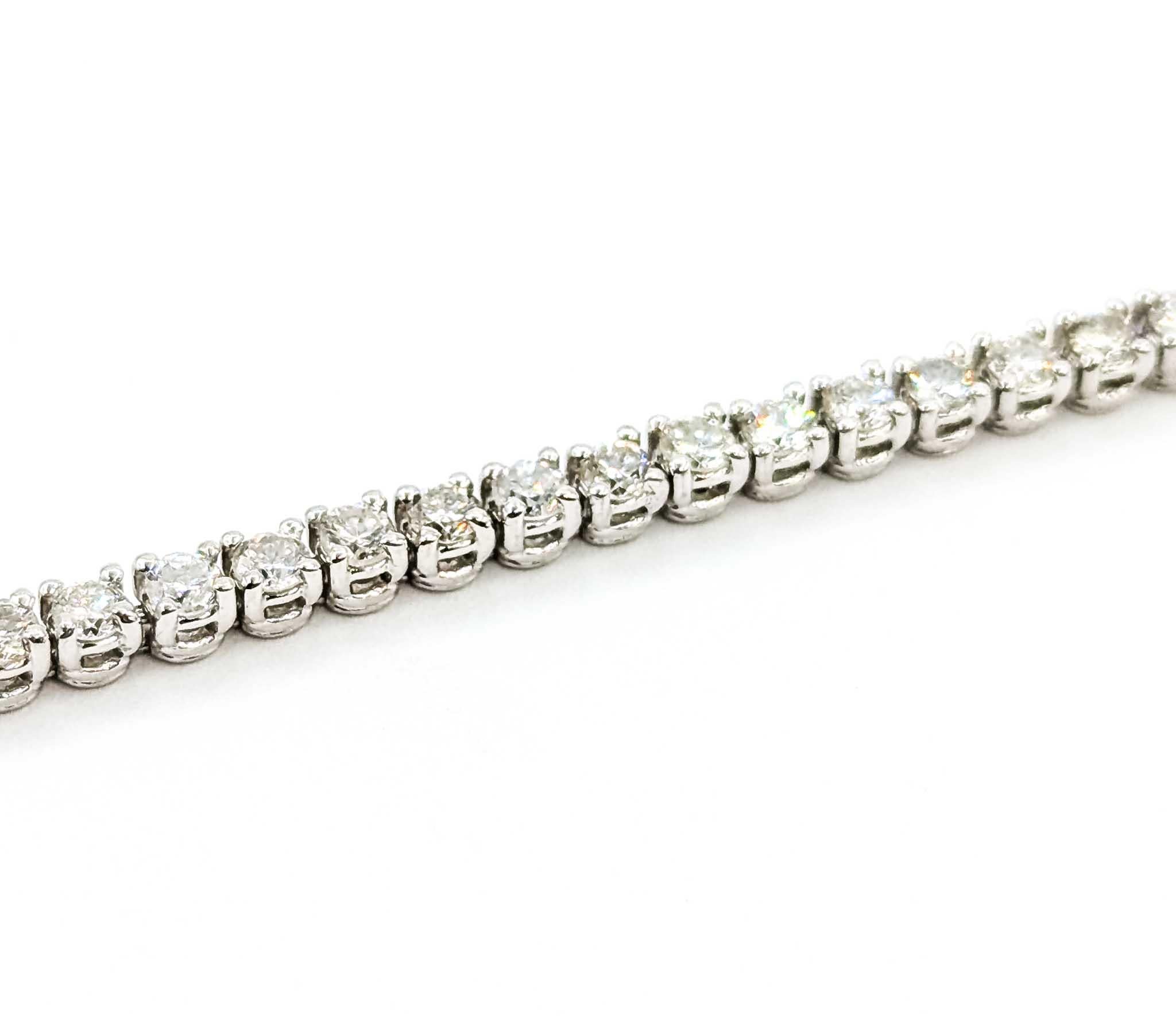 Contemporary Exquisite Diamond Tennis Bracelet in 14K White Gold For Sale