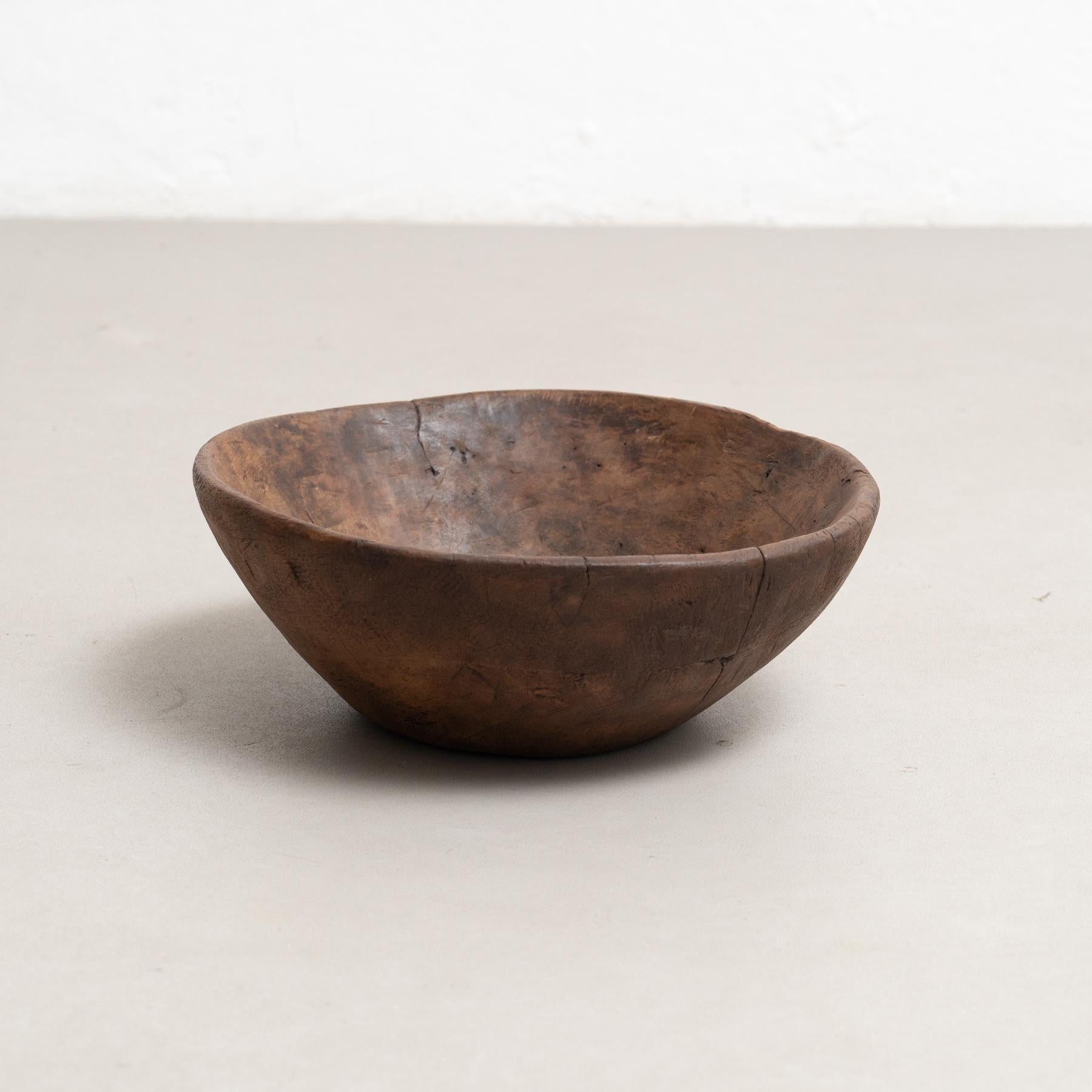 Exquisite Early 20th Century Italian Wooden Bowl -Sculptural Piece from the 1940 For Sale 1