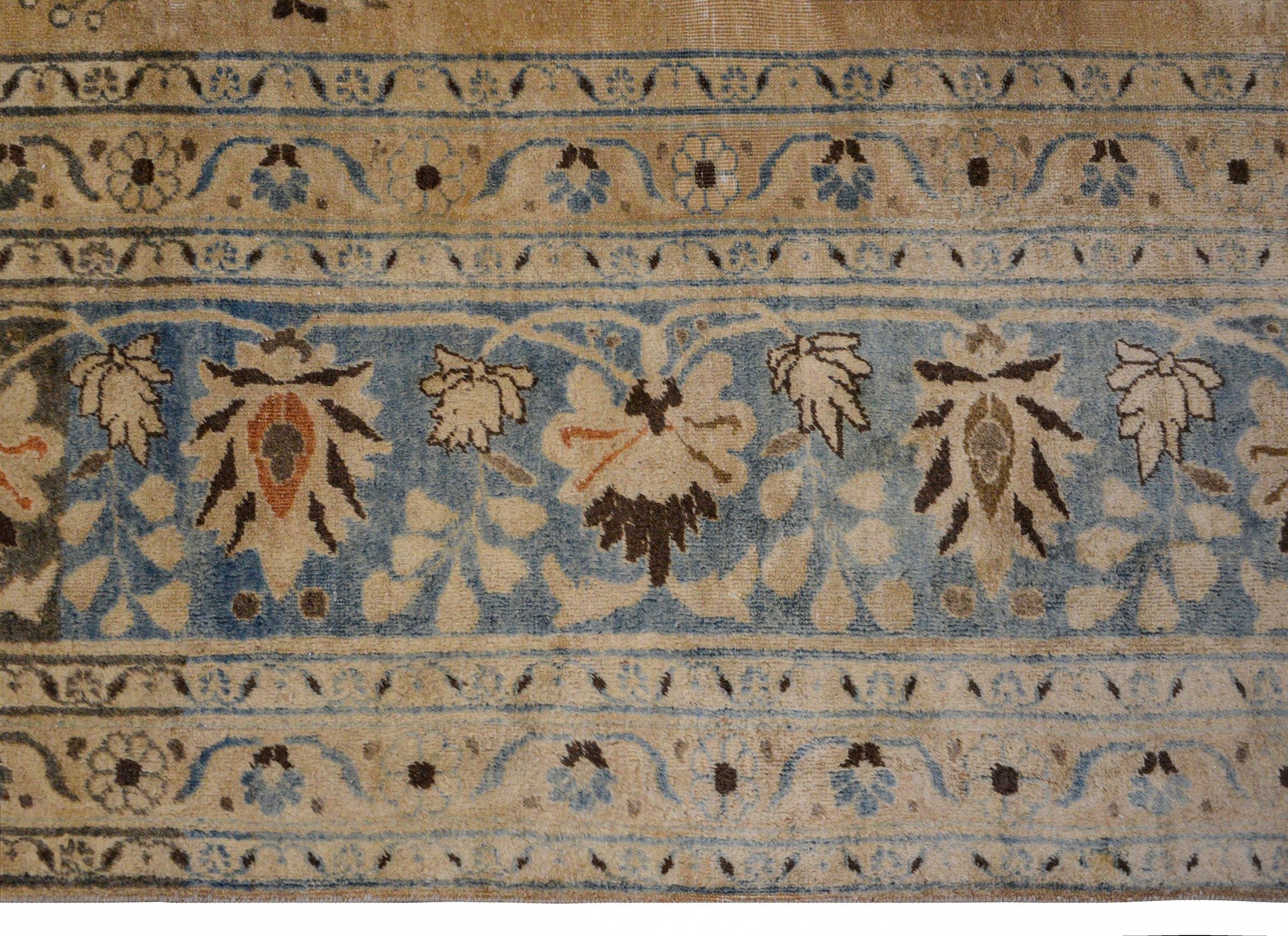 Exquisite Early 20th Century Tabriz Rug For Sale 2